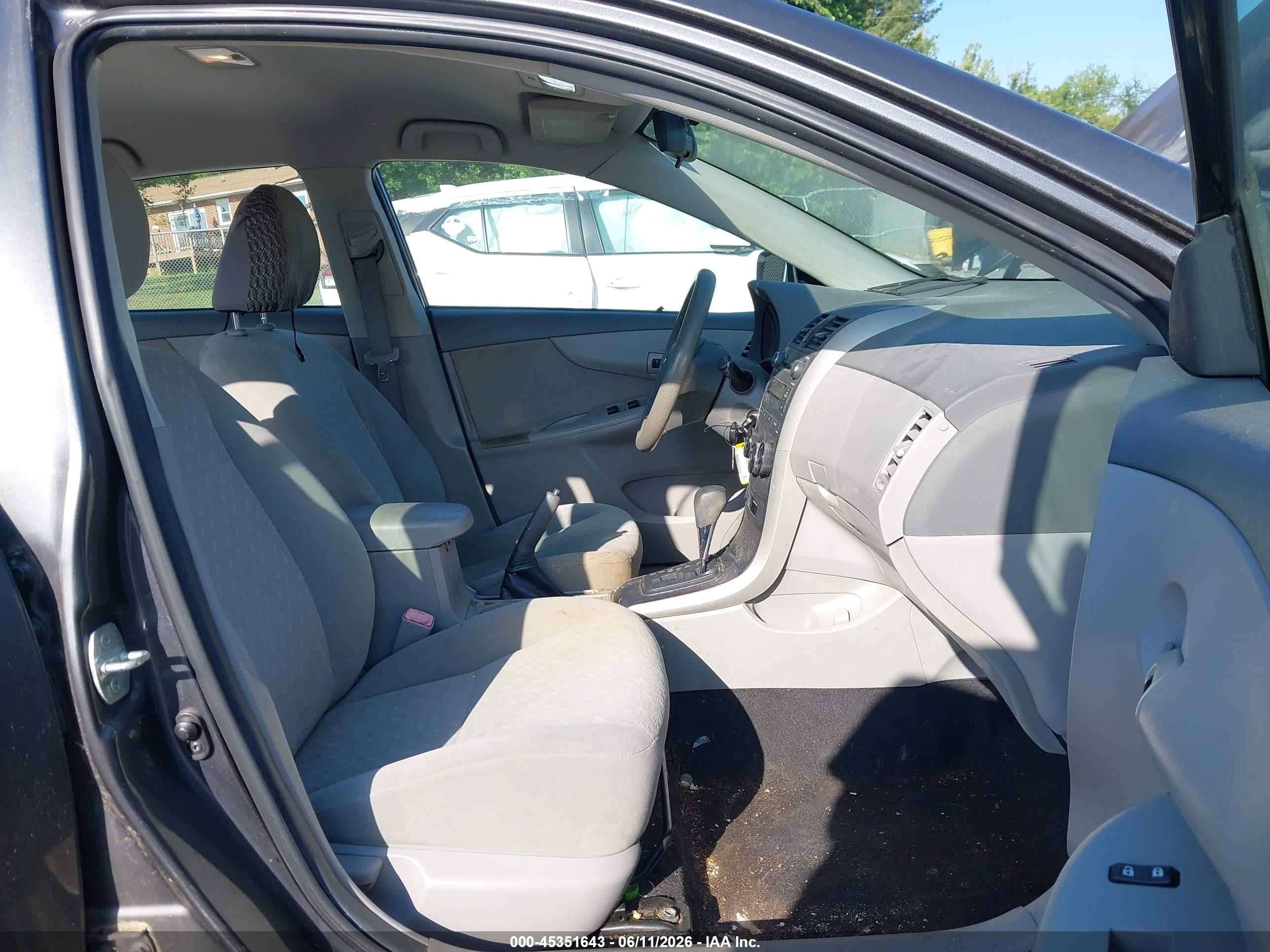 2010 Toyota Corolla Le Gray vin: 2T1BU4EE1AC491369
