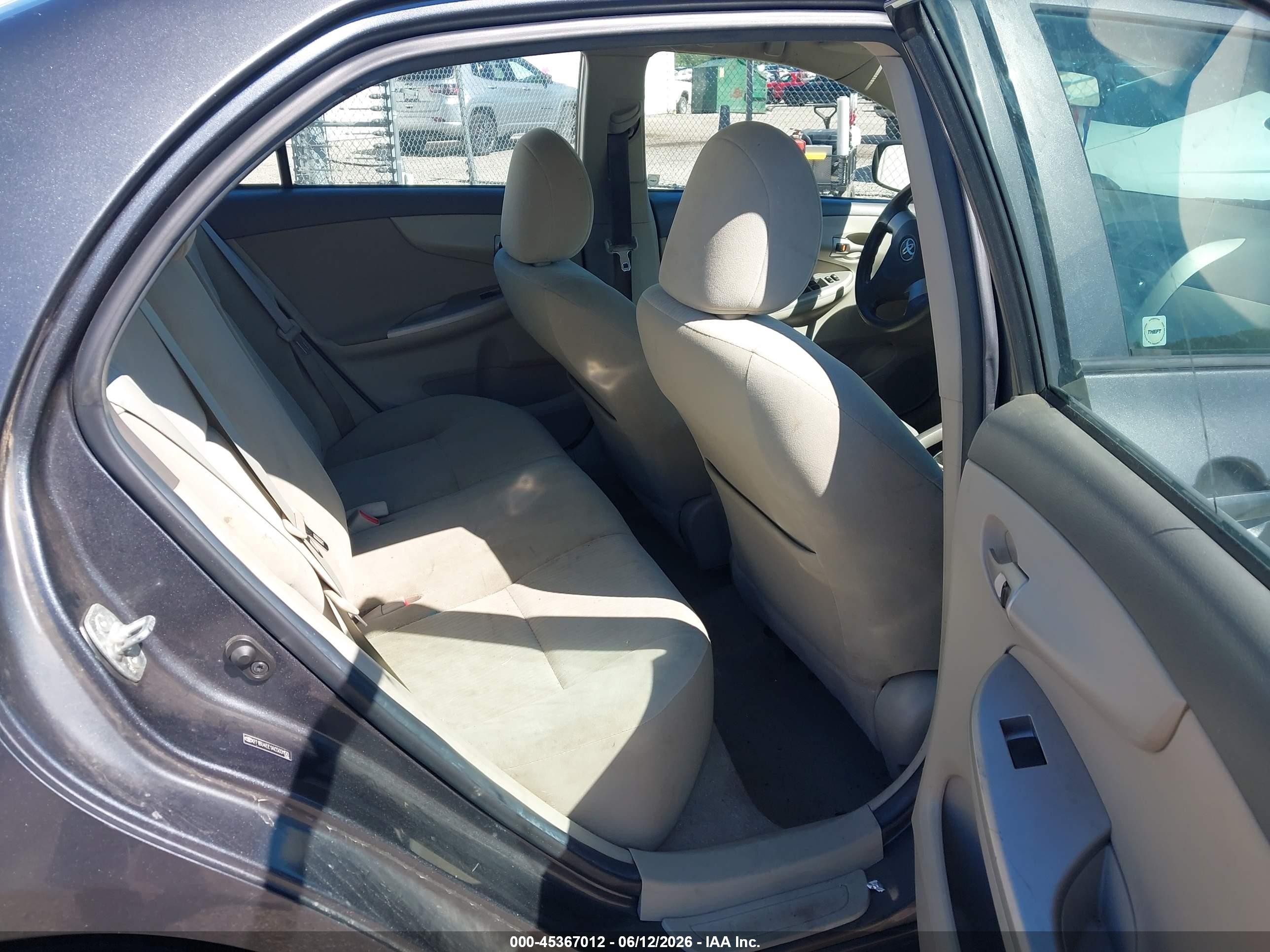 2010 Toyota Corolla Le Gray vin: 2T1BU4EE1AC503150