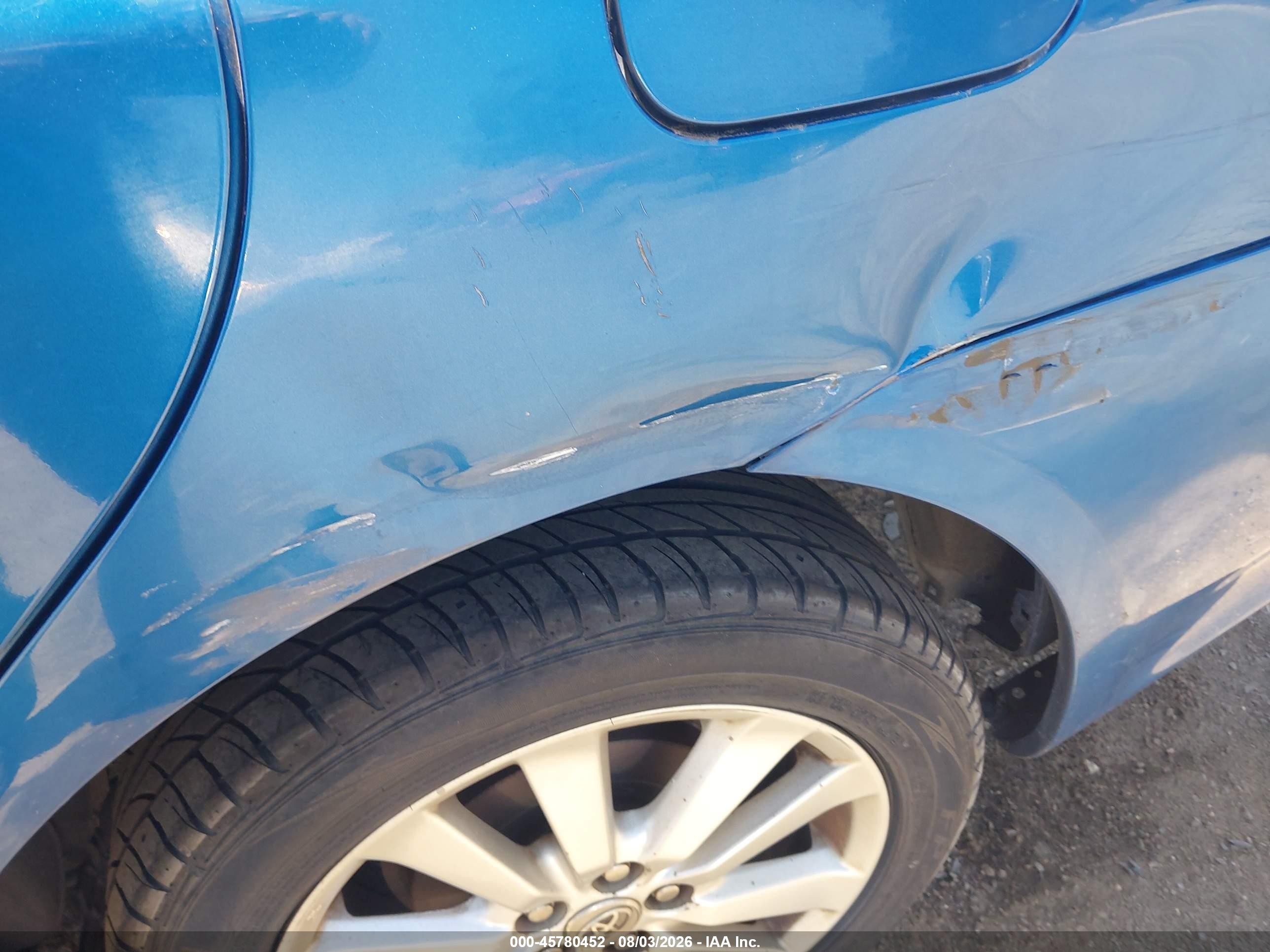 2010 Toyota Corolla Le Blue vin: 2T1BU4EE1AC525438