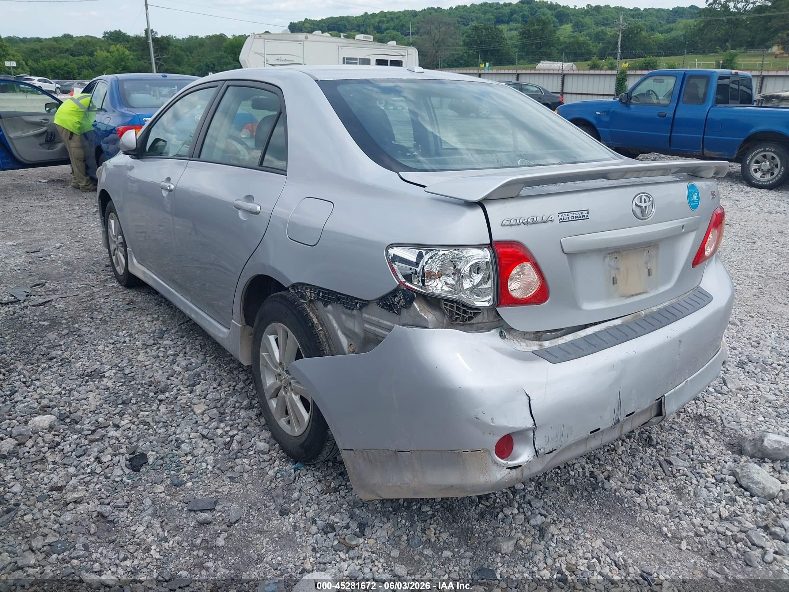 2010 Toyota Corolla S Silver vin: 2T1BU4EE1AC528047