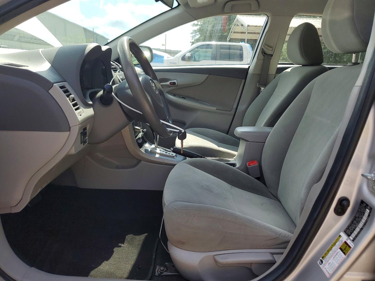 2010 Toyota Corolla Le Silver vin: 2T1BU4EE1AC531580