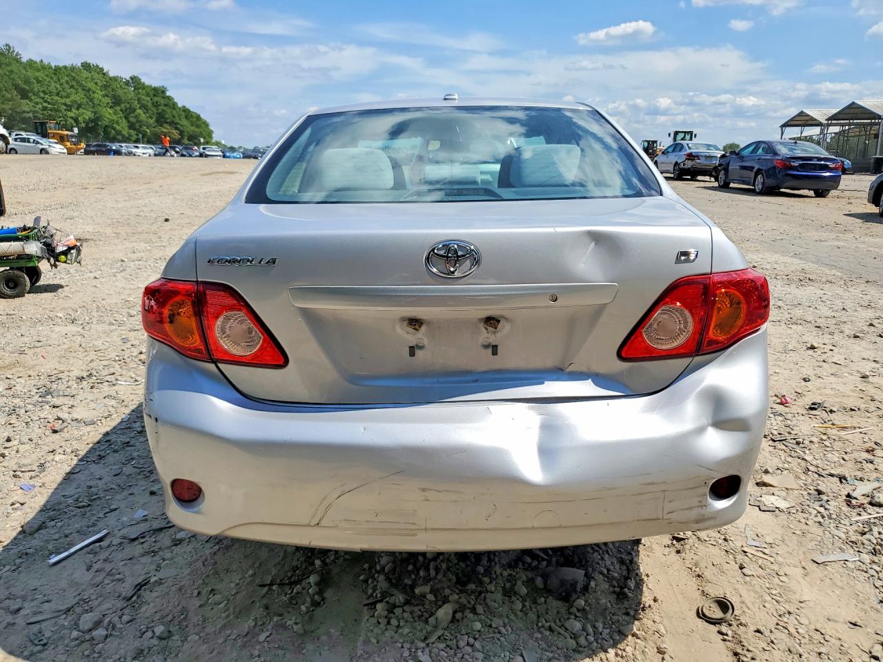 2010 Toyota Corolla Le Silver vin: 2T1BU4EE1AC531580