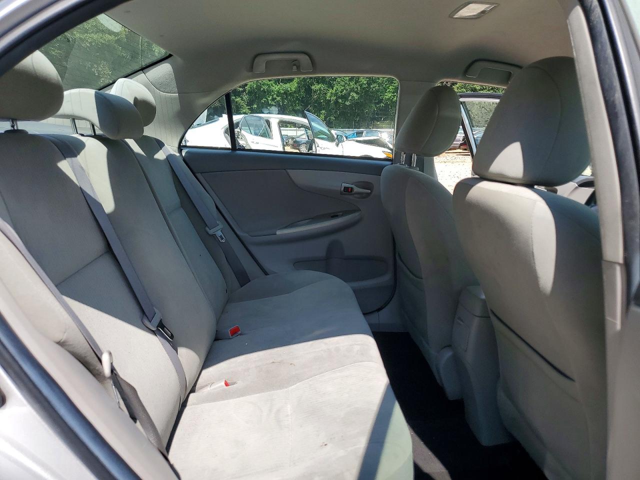 2010 Toyota Corolla Le Silver vin: 2T1BU4EE1AC531580