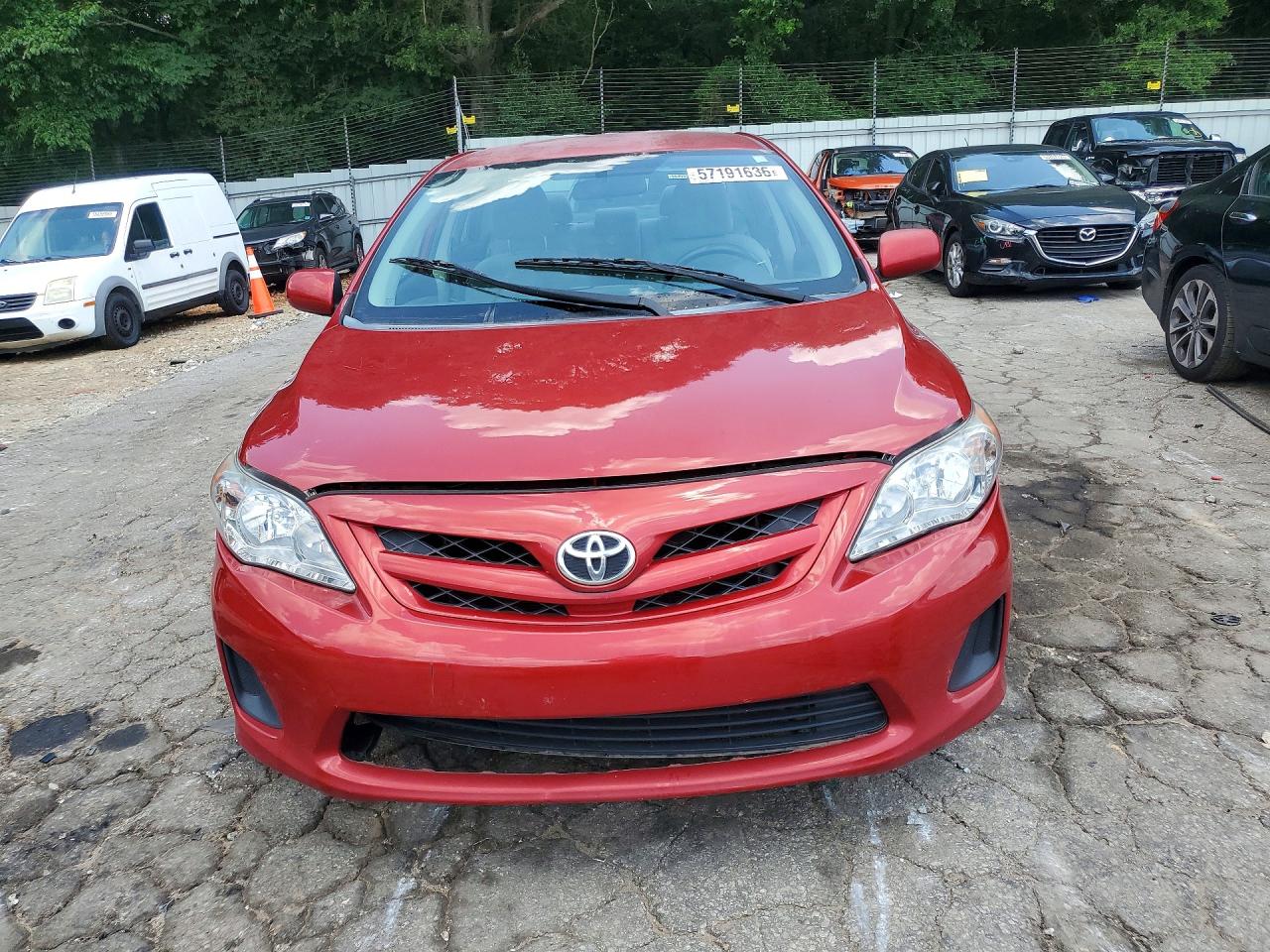 2011 Toyota Corolla Le Red vin: 2T1BU4EE1BC543097