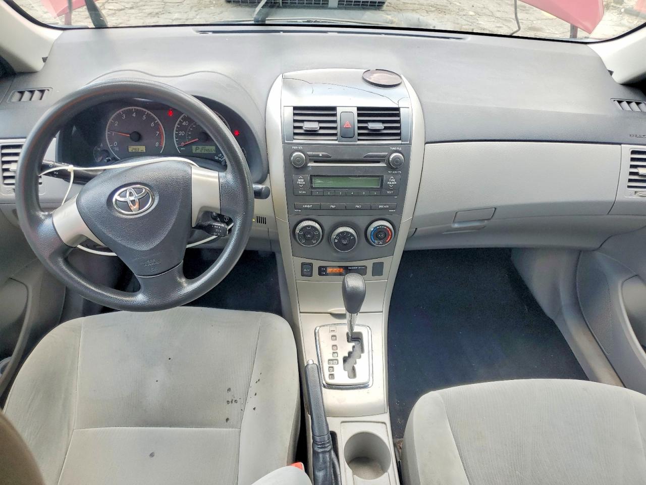 2011 Toyota Corolla Le Red vin: 2T1BU4EE1BC543097