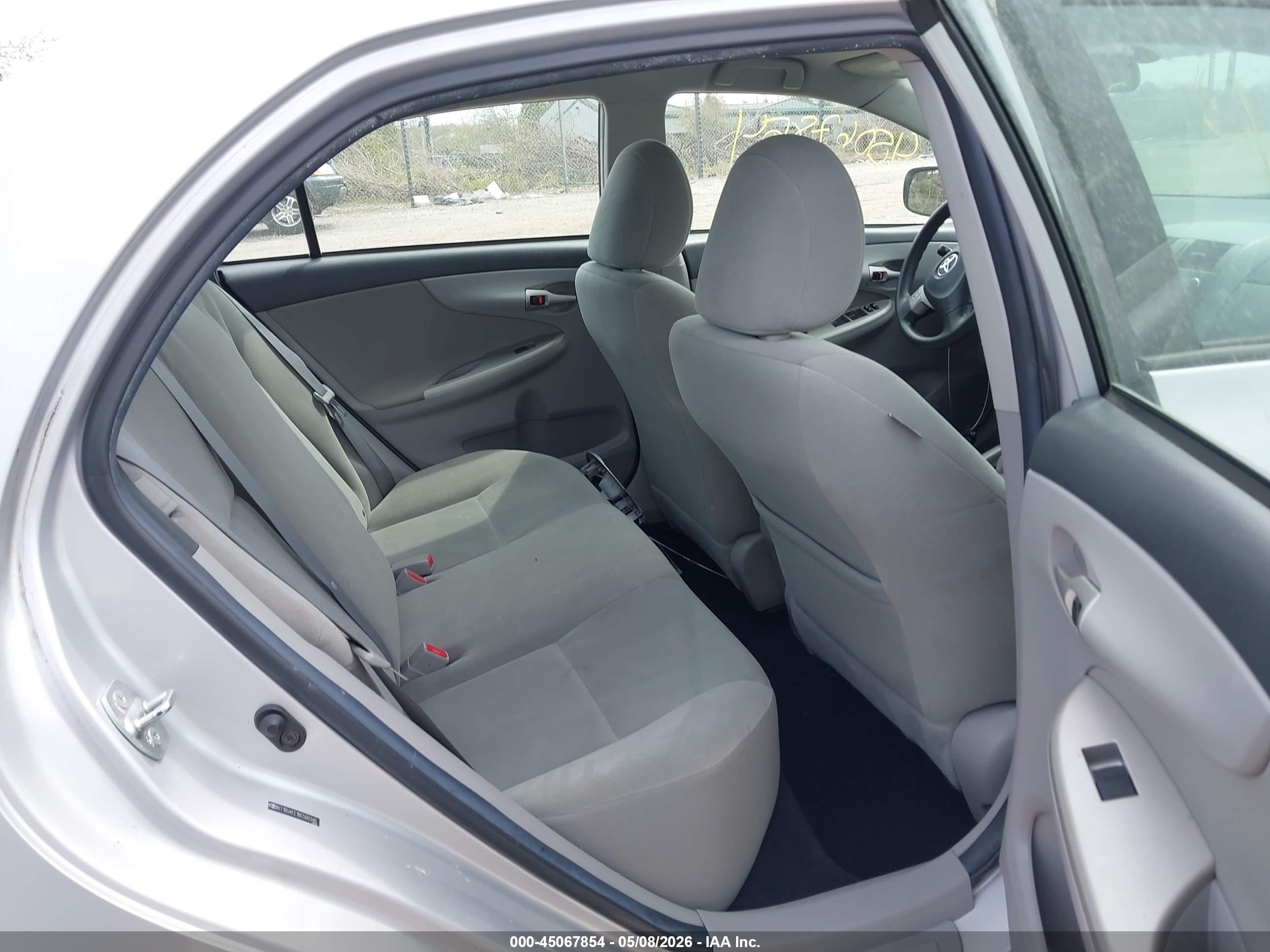 2011 Toyota Corolla Le Silver vin: 2T1BU4EE1BC566346