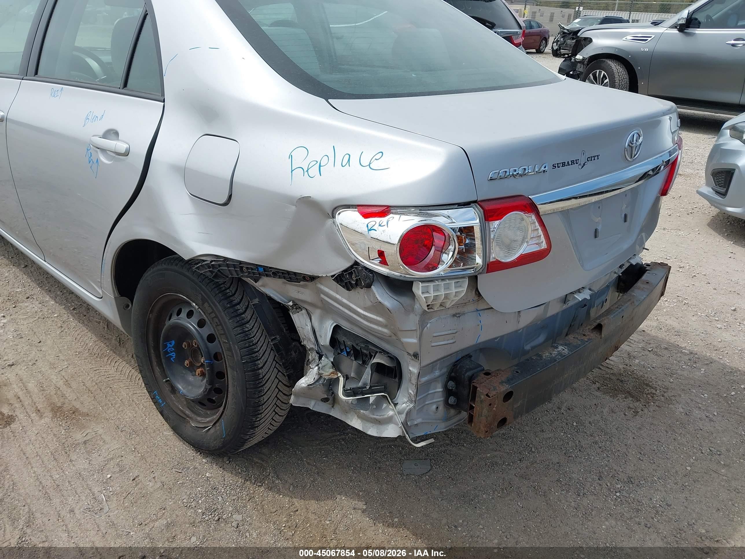 2011 Toyota Corolla Le Silver vin: 2T1BU4EE1BC566346