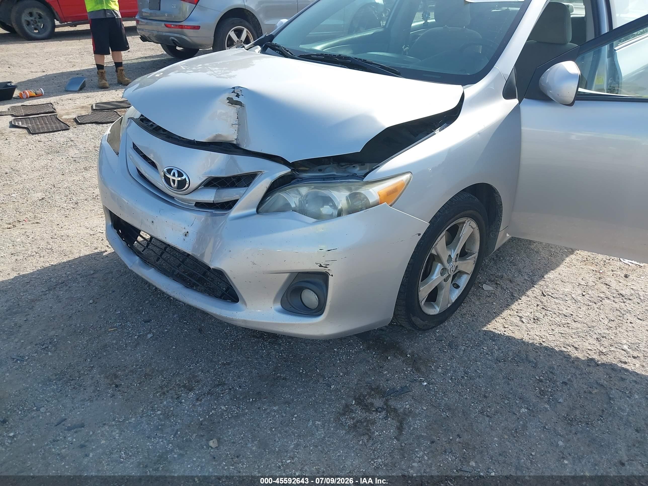 2011 Toyota Corolla Le Silver vin: 2T1BU4EE1BC575502
