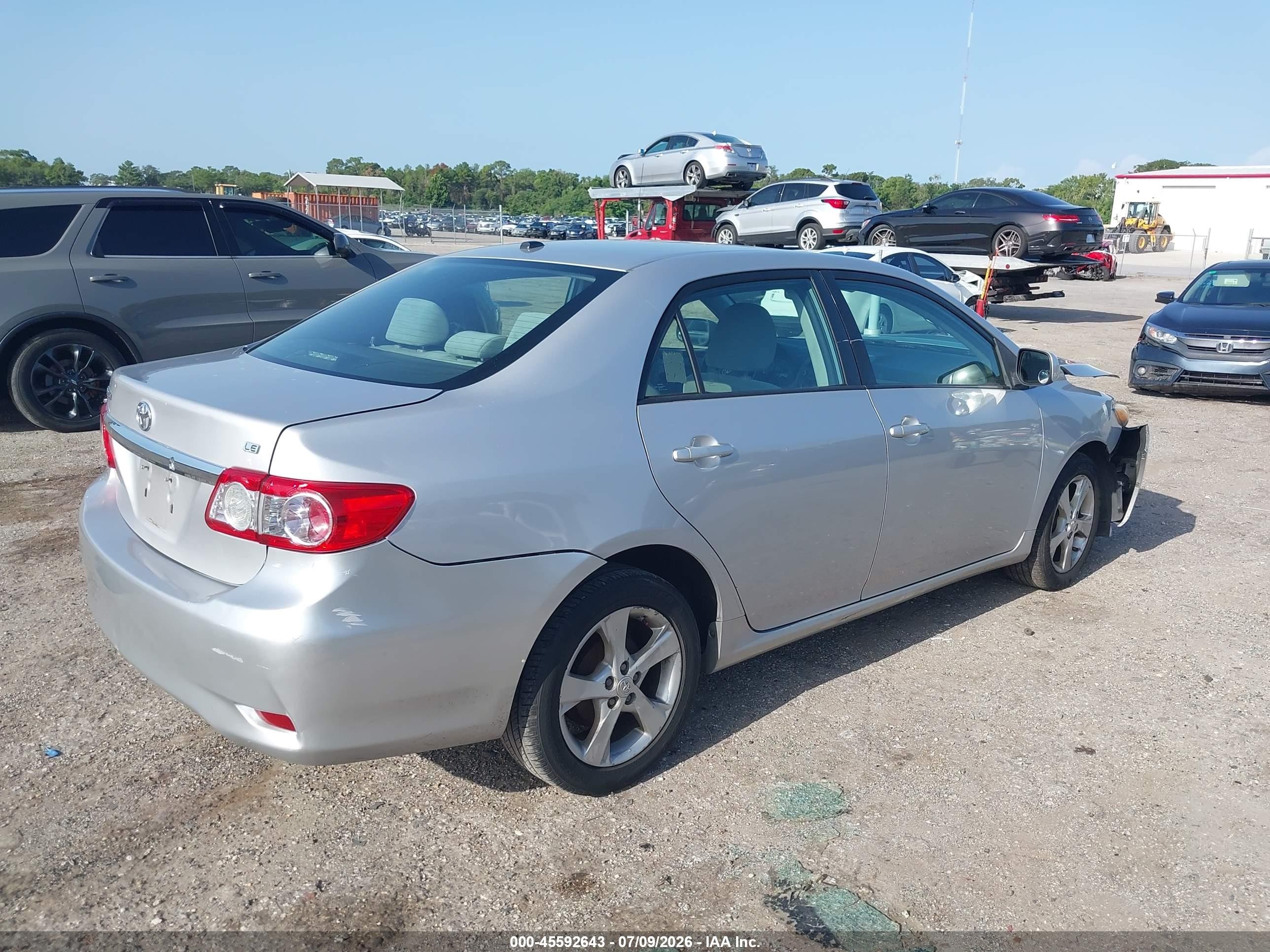 2011 Toyota Corolla Le Silver vin: 2T1BU4EE1BC575502
