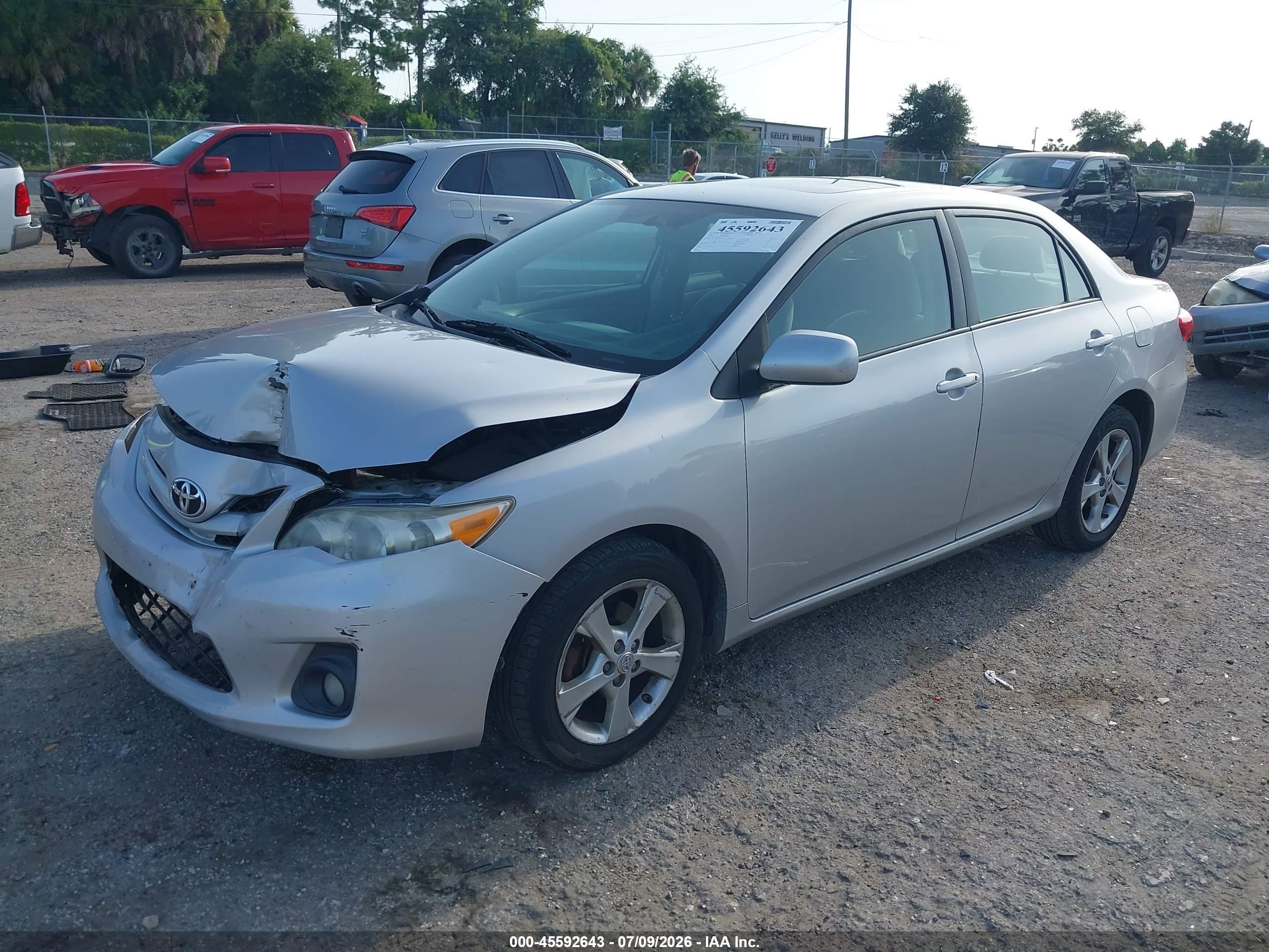 2011 Toyota Corolla Le Silver vin: 2T1BU4EE1BC575502