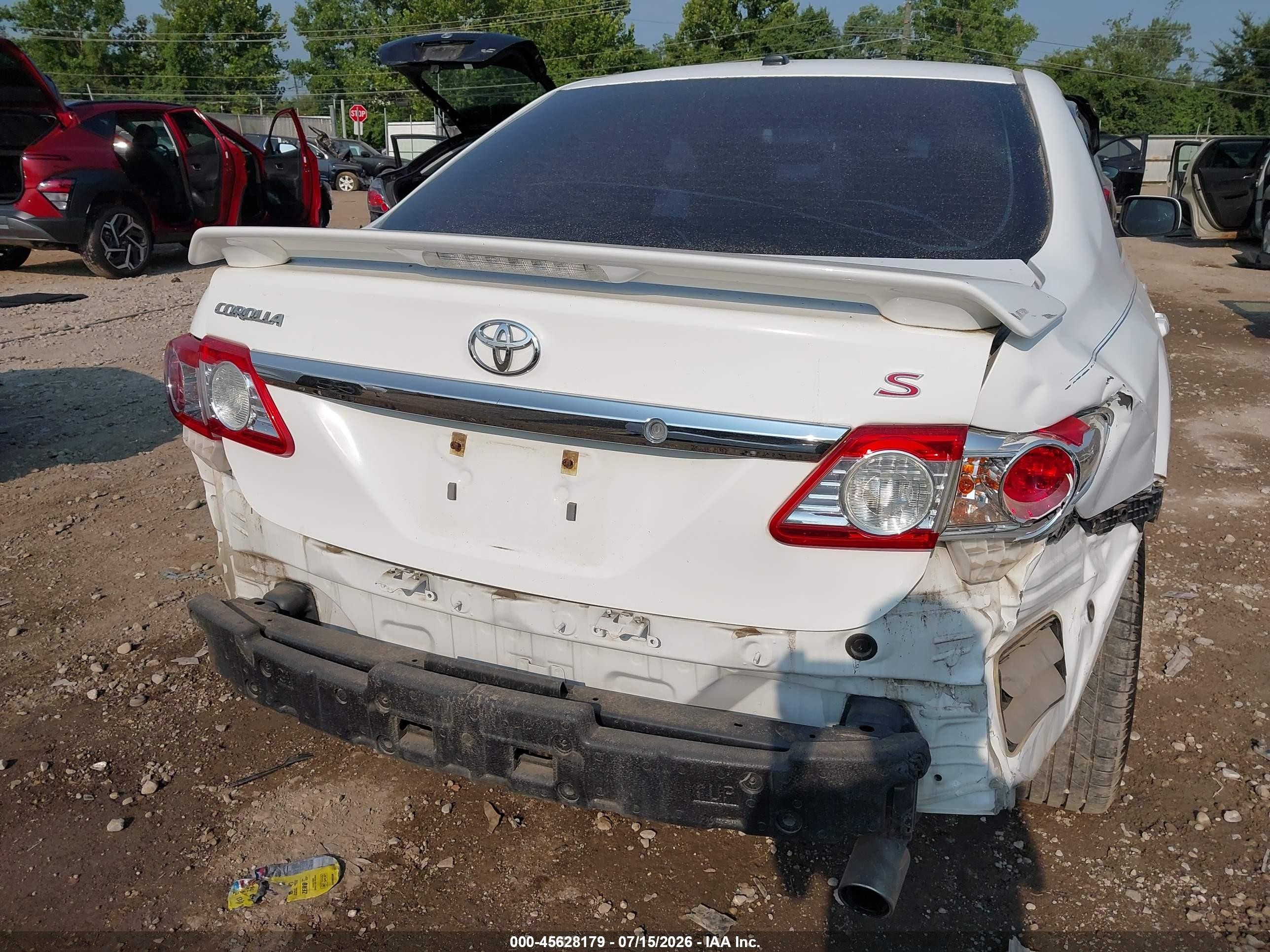2011 Toyota Corolla S White vin: 2T1BU4EE1BC608241