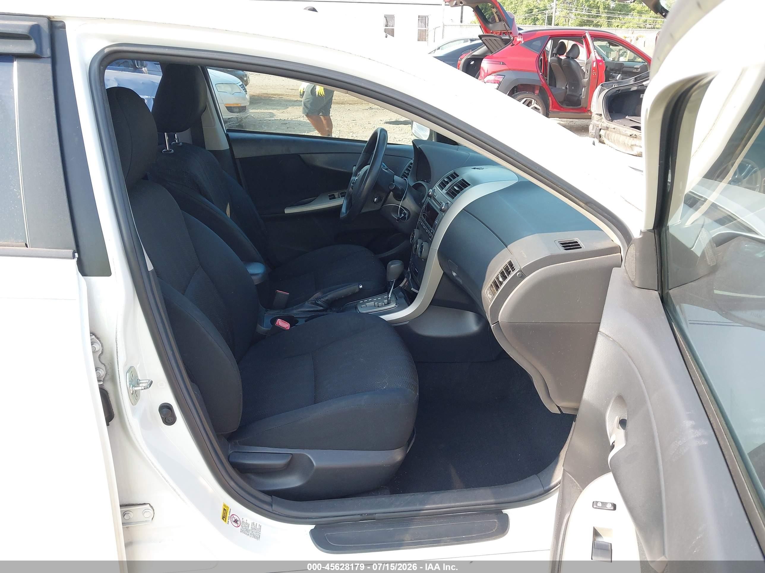 2011 Toyota Corolla S White vin: 2T1BU4EE1BC608241