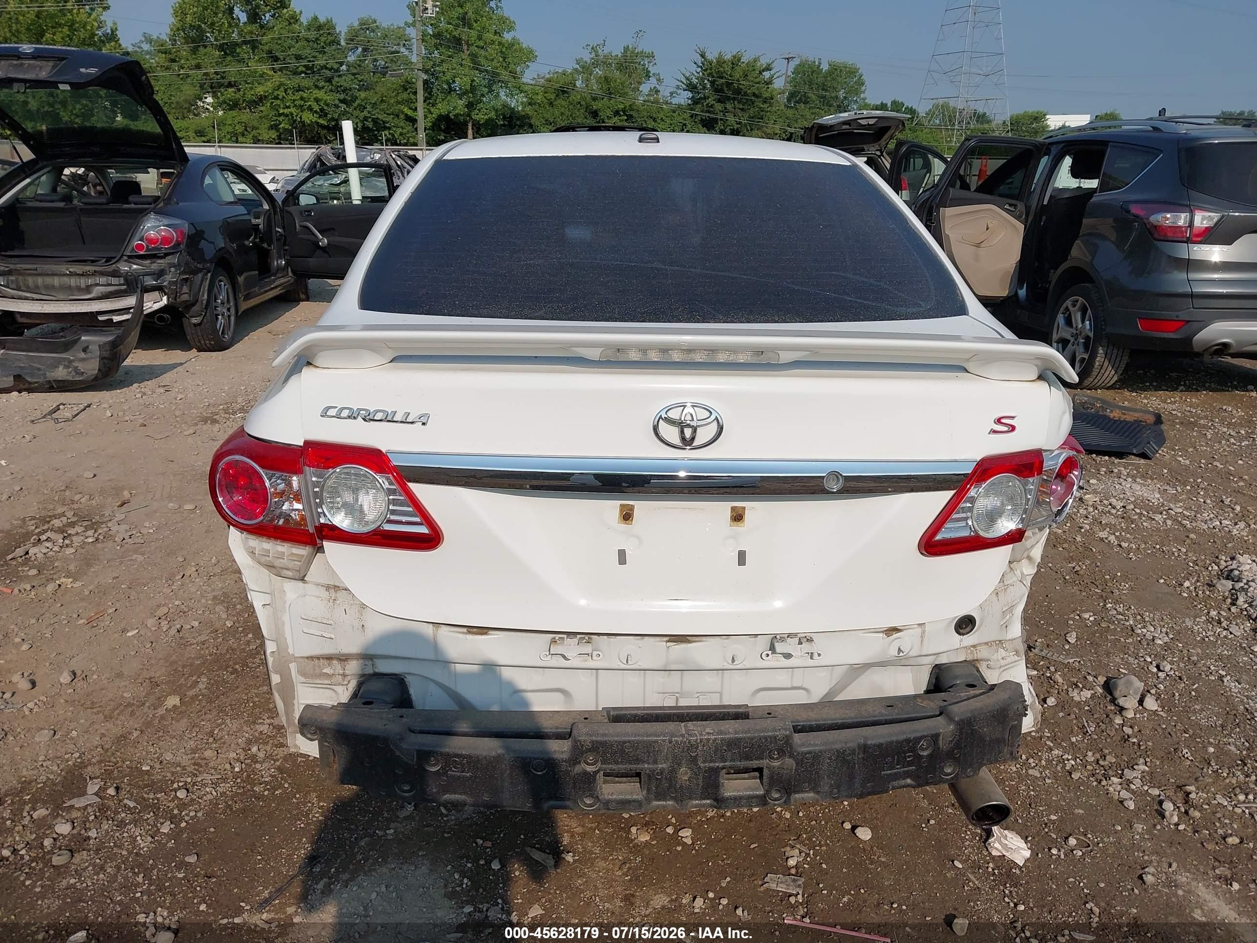 2011 Toyota Corolla S White vin: 2T1BU4EE1BC608241
