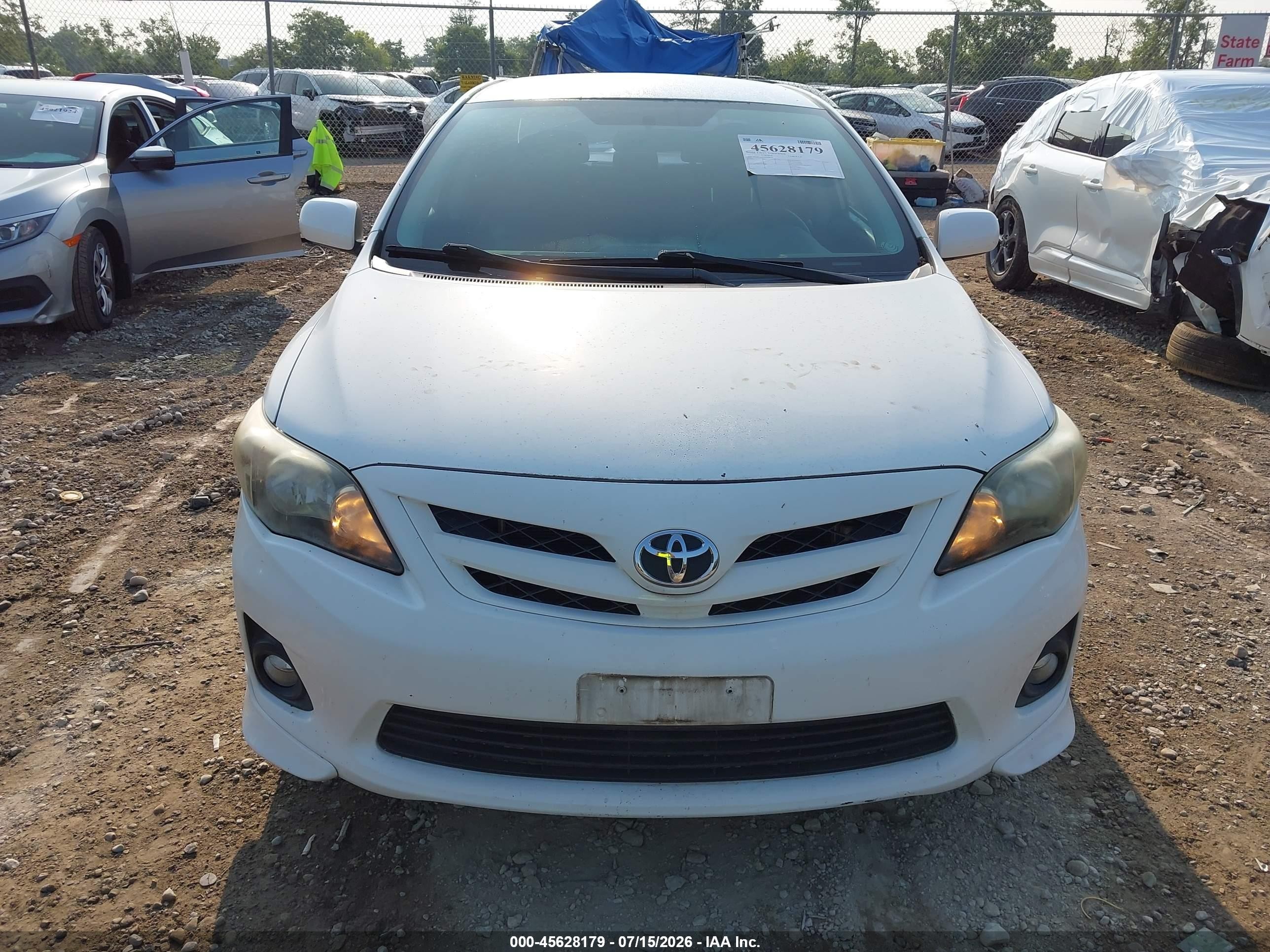 2011 Toyota Corolla S White vin: 2T1BU4EE1BC608241