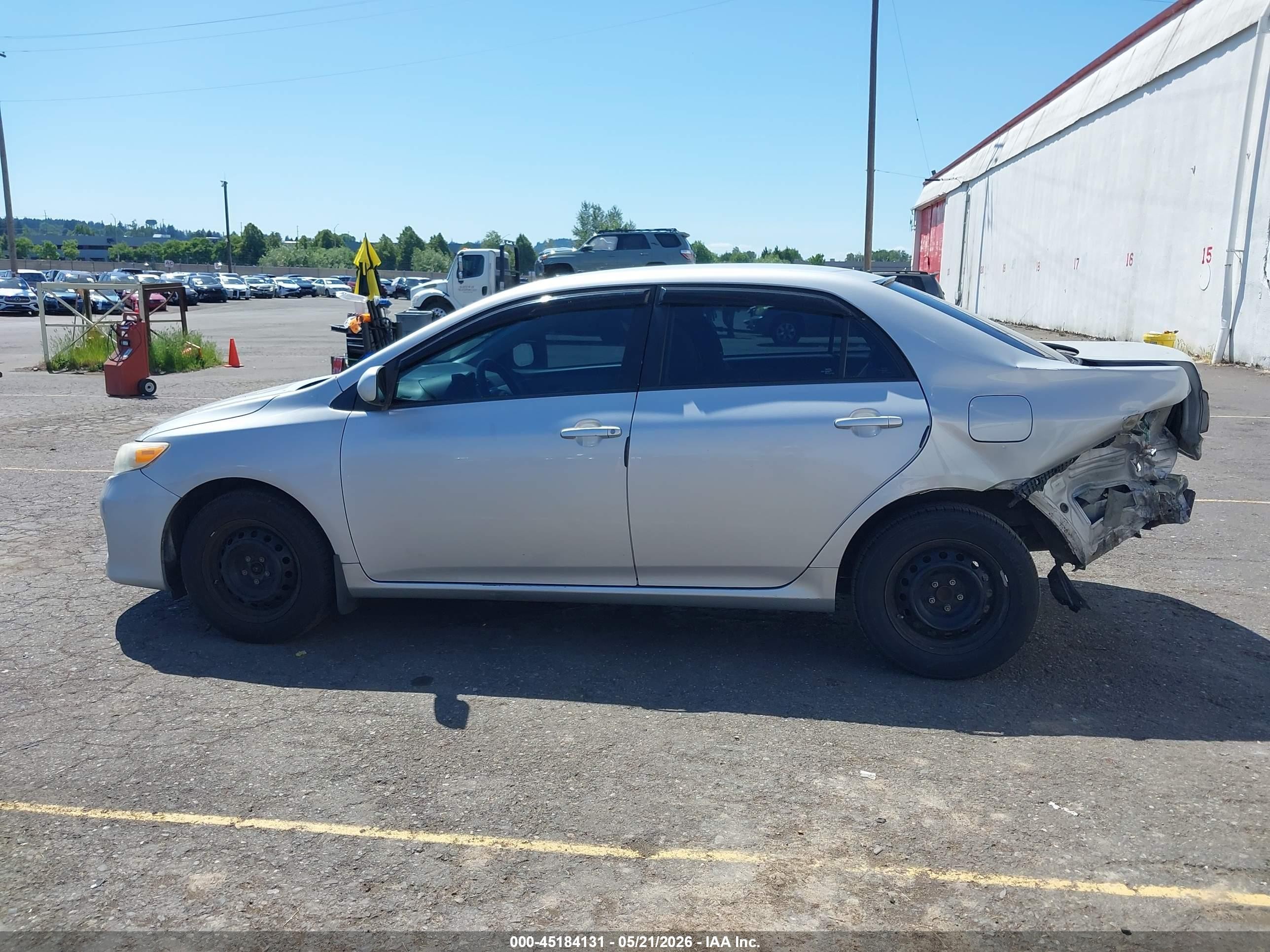 2011 Toyota Corolla Le Silver vin: 2T1BU4EE1BC627646