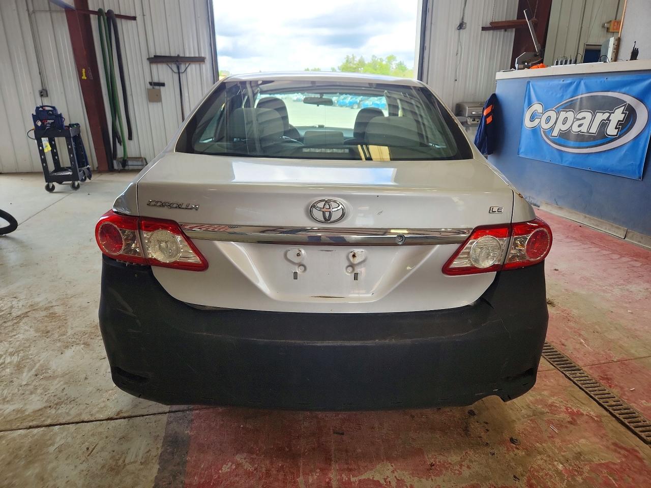 2011 Toyota Corolla Le Silver vin: 2T1BU4EE1BC632376