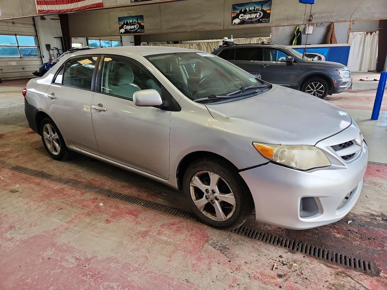 2011 Toyota Corolla Le Silver vin: 2T1BU4EE1BC632376