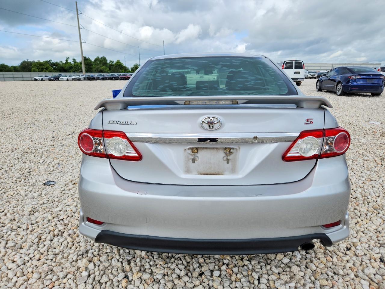 2011 Toyota Corolla S Silver vin: 2T1BU4EE1BC640316