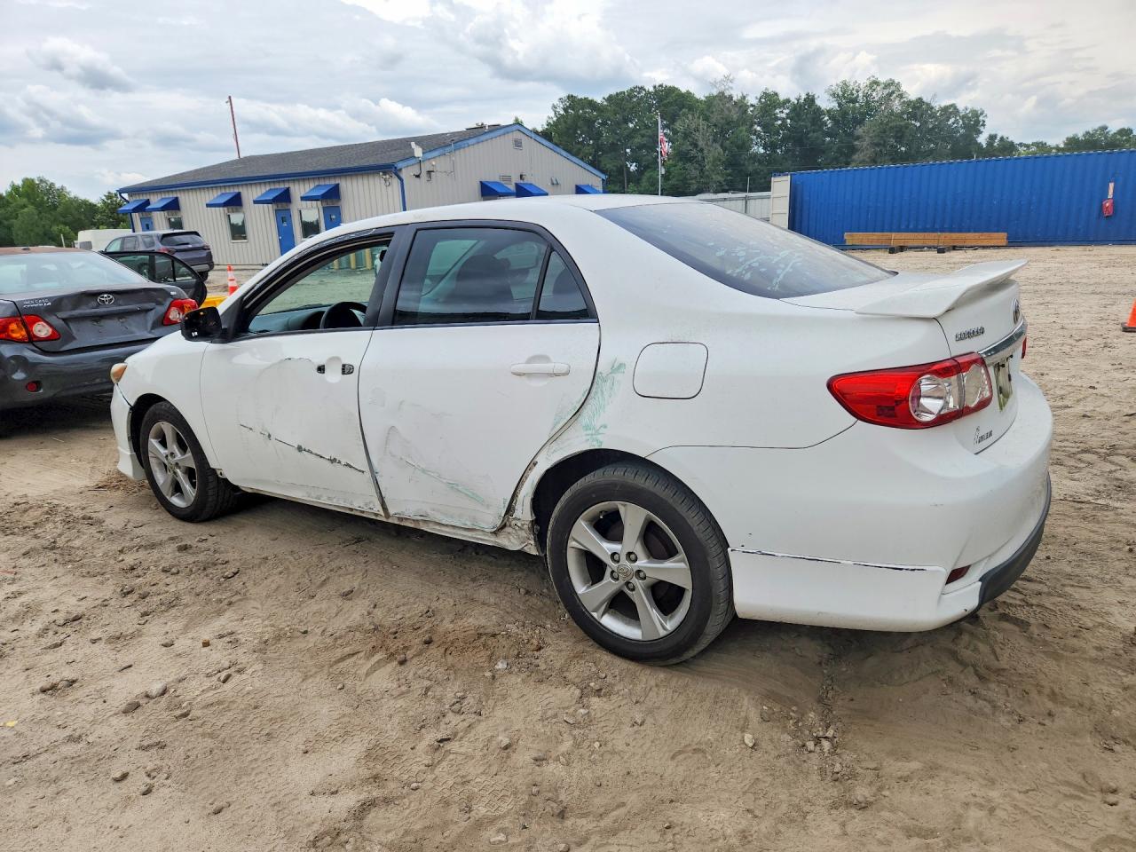 2011 Toyota Corolla S White vin: 2T1BU4EE1BC641806