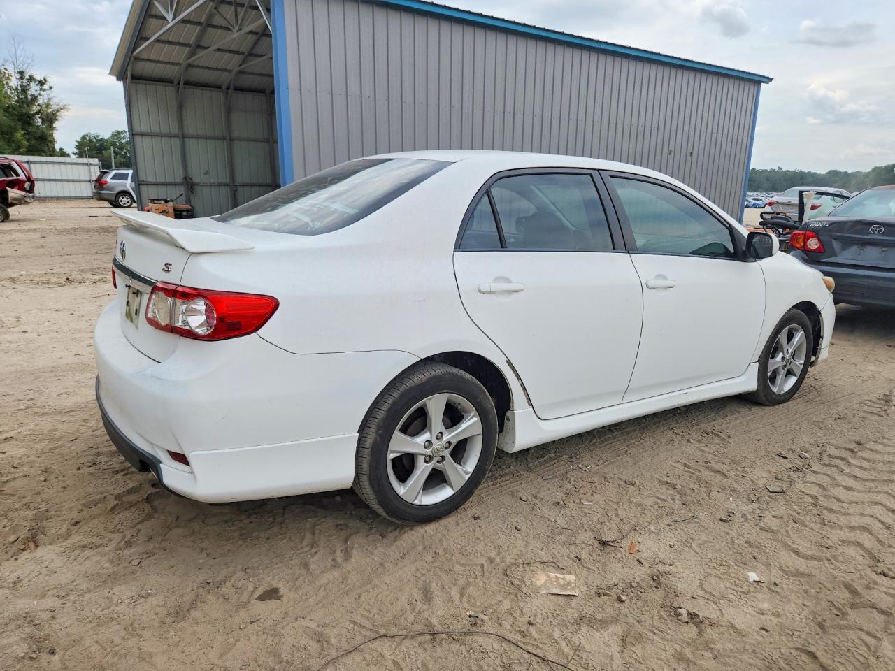 2011 Toyota Corolla S White vin: 2T1BU4EE1BC641806