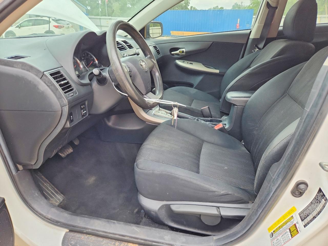 2011 Toyota Corolla S White vin: 2T1BU4EE1BC641806