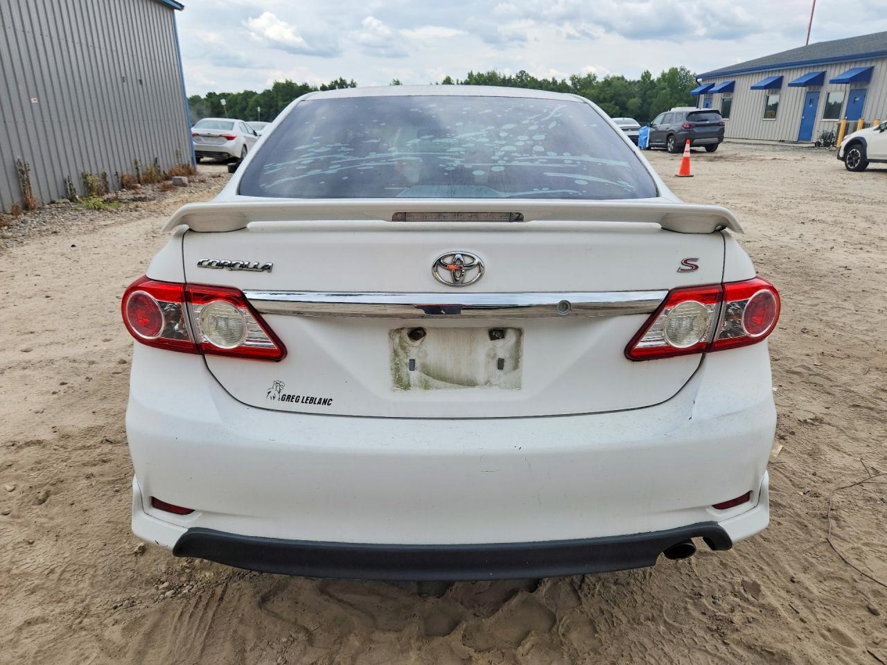 2011 Toyota Corolla S White vin: 2T1BU4EE1BC641806