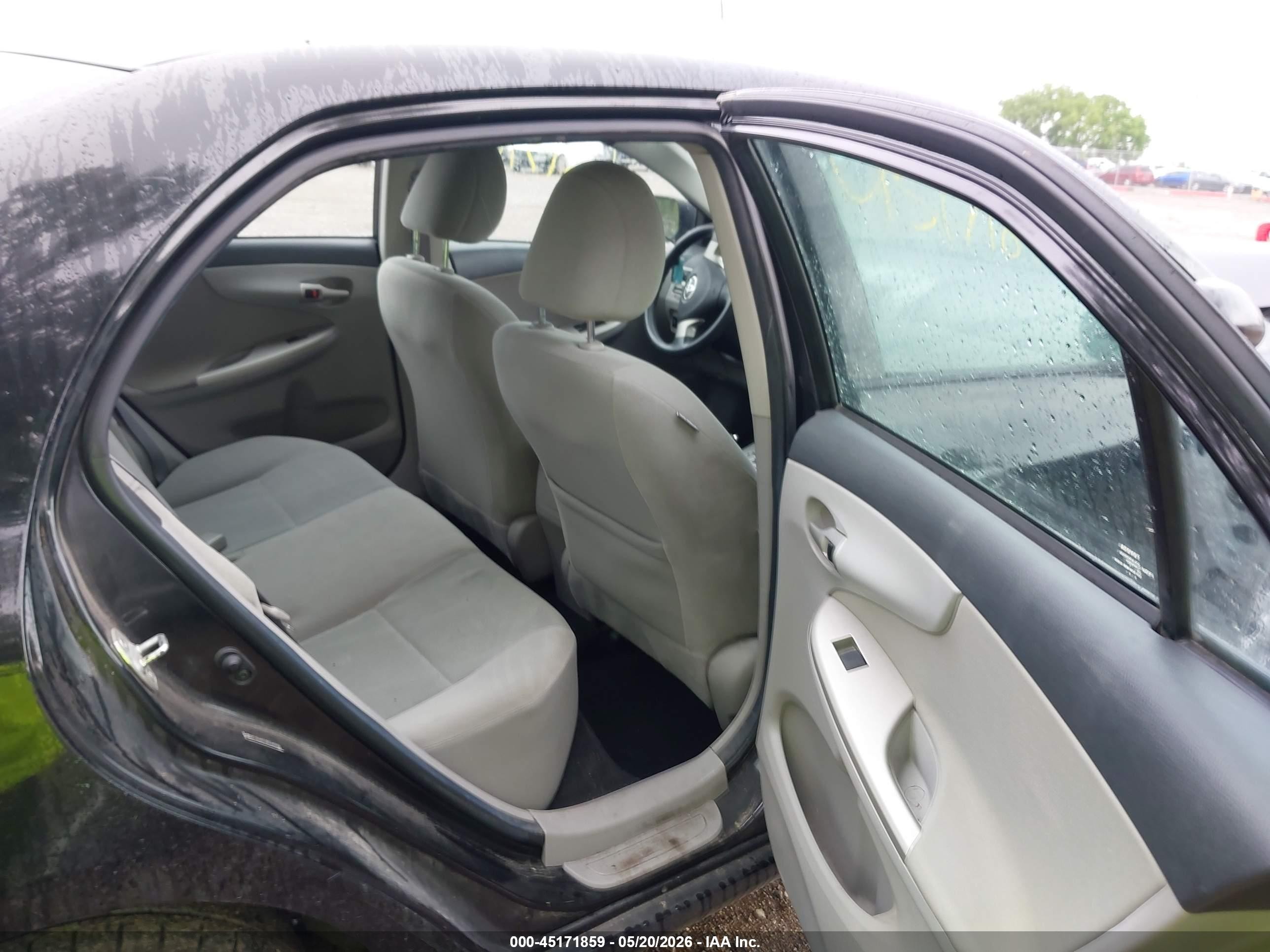 2011 Toyota Corolla Le Black vin: 2T1BU4EE1BC646939