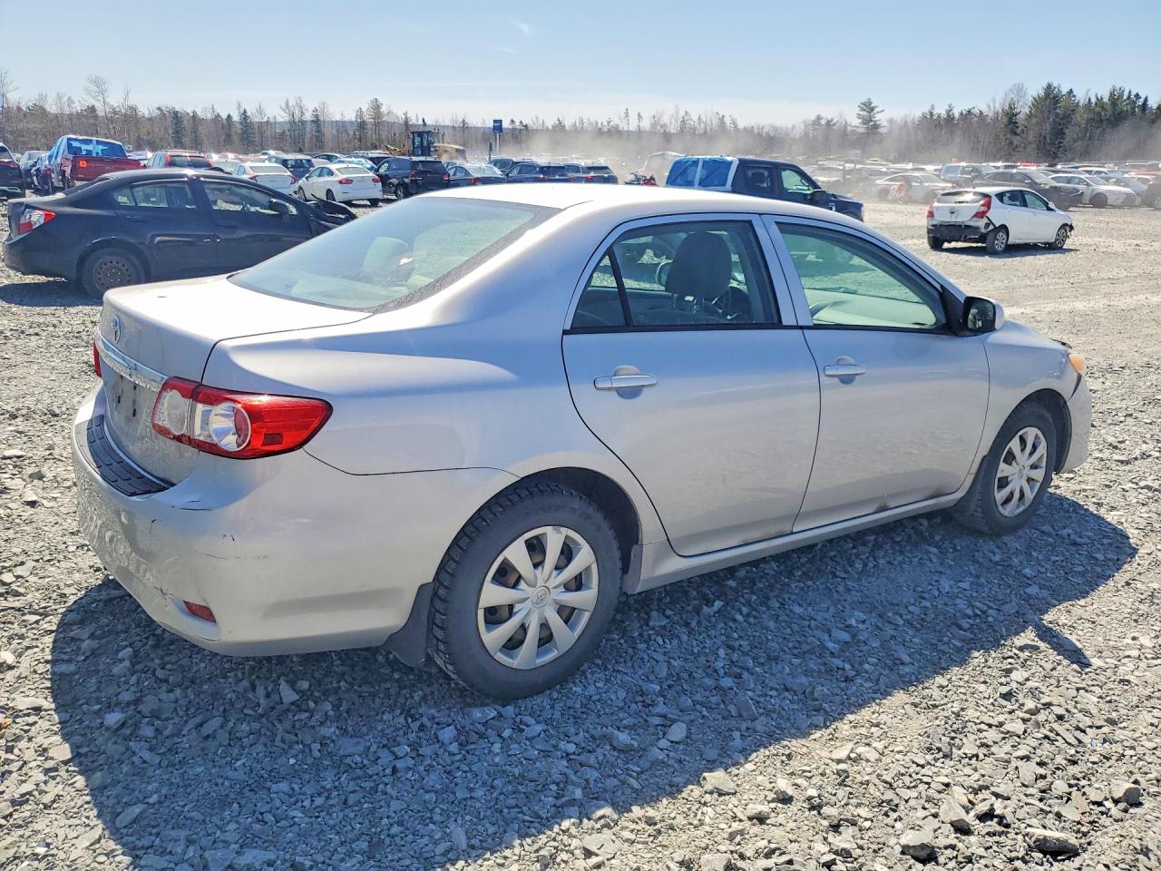 2011 Toyota Corolla Base Серебряный vin: 2T1BU4EE1BC694523