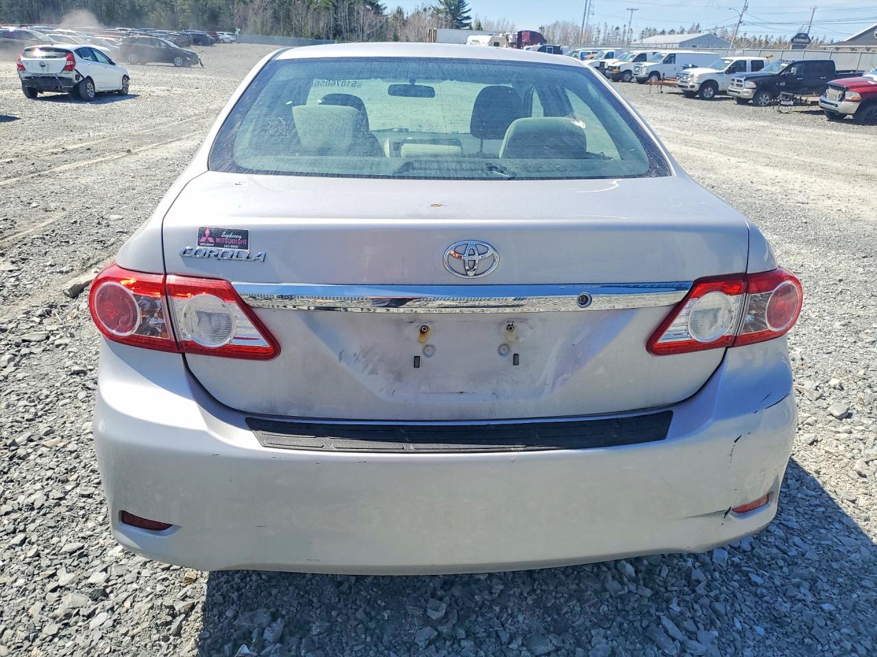 2011 Toyota Corolla Base Серебряный vin: 2T1BU4EE1BC694523