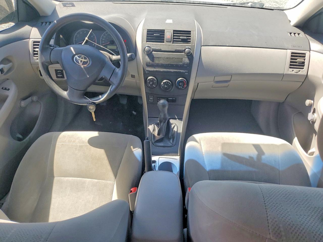 2011 Toyota Corolla Base Серебряный vin: 2T1BU4EE1BC694523