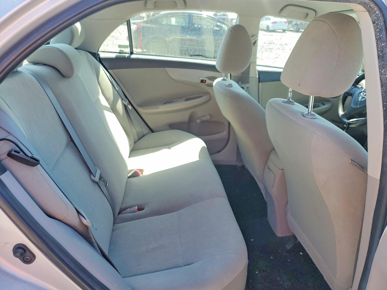 2011 Toyota Corolla Base Серебряный vin: 2T1BU4EE1BC694523