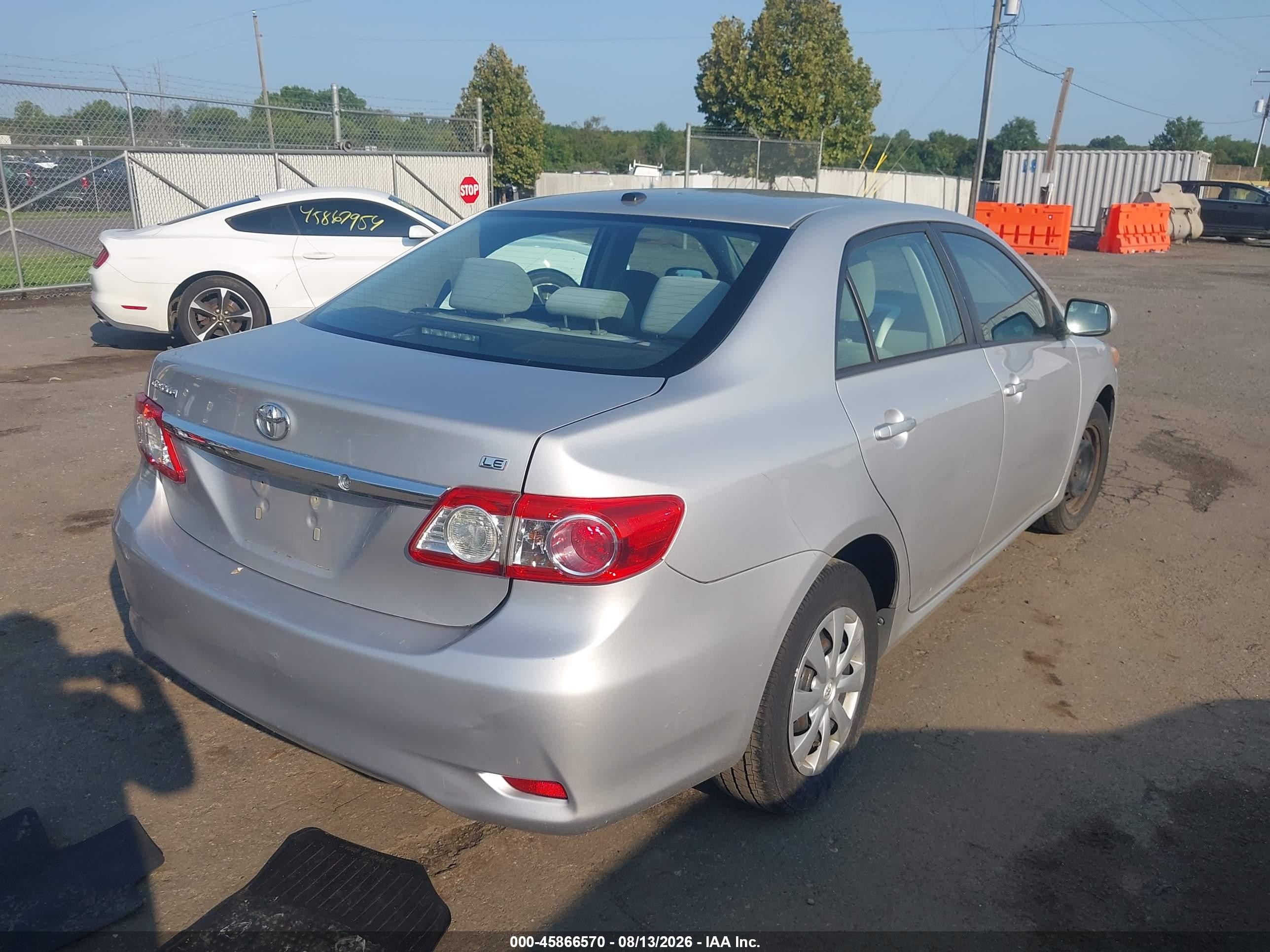 2011 Toyota Corolla Le Silver vin: 2T1BU4EE1BC698605