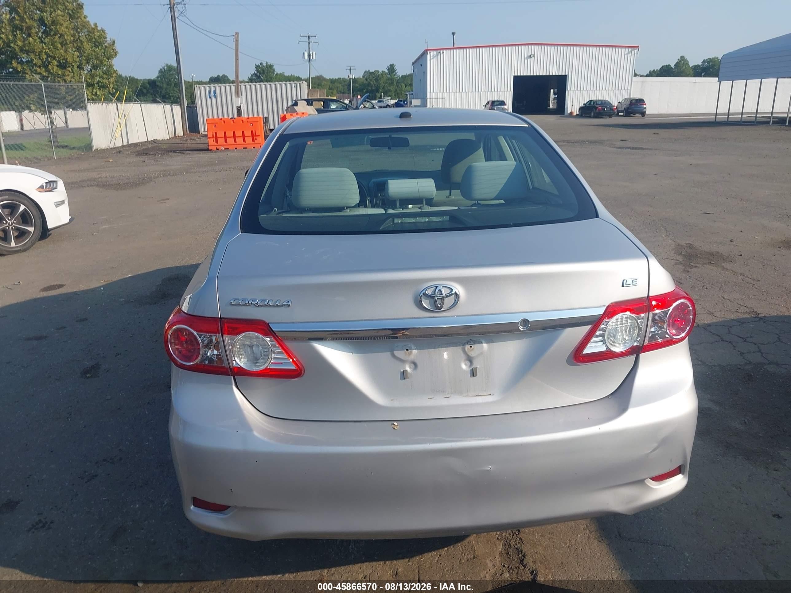 2011 Toyota Corolla Le Silver vin: 2T1BU4EE1BC698605