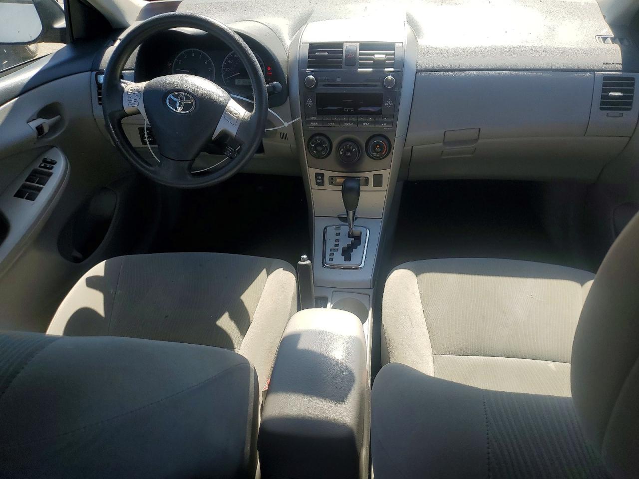 2011 Toyota Corolla Le Серебряный vin: 2T1BU4EE1BC701146