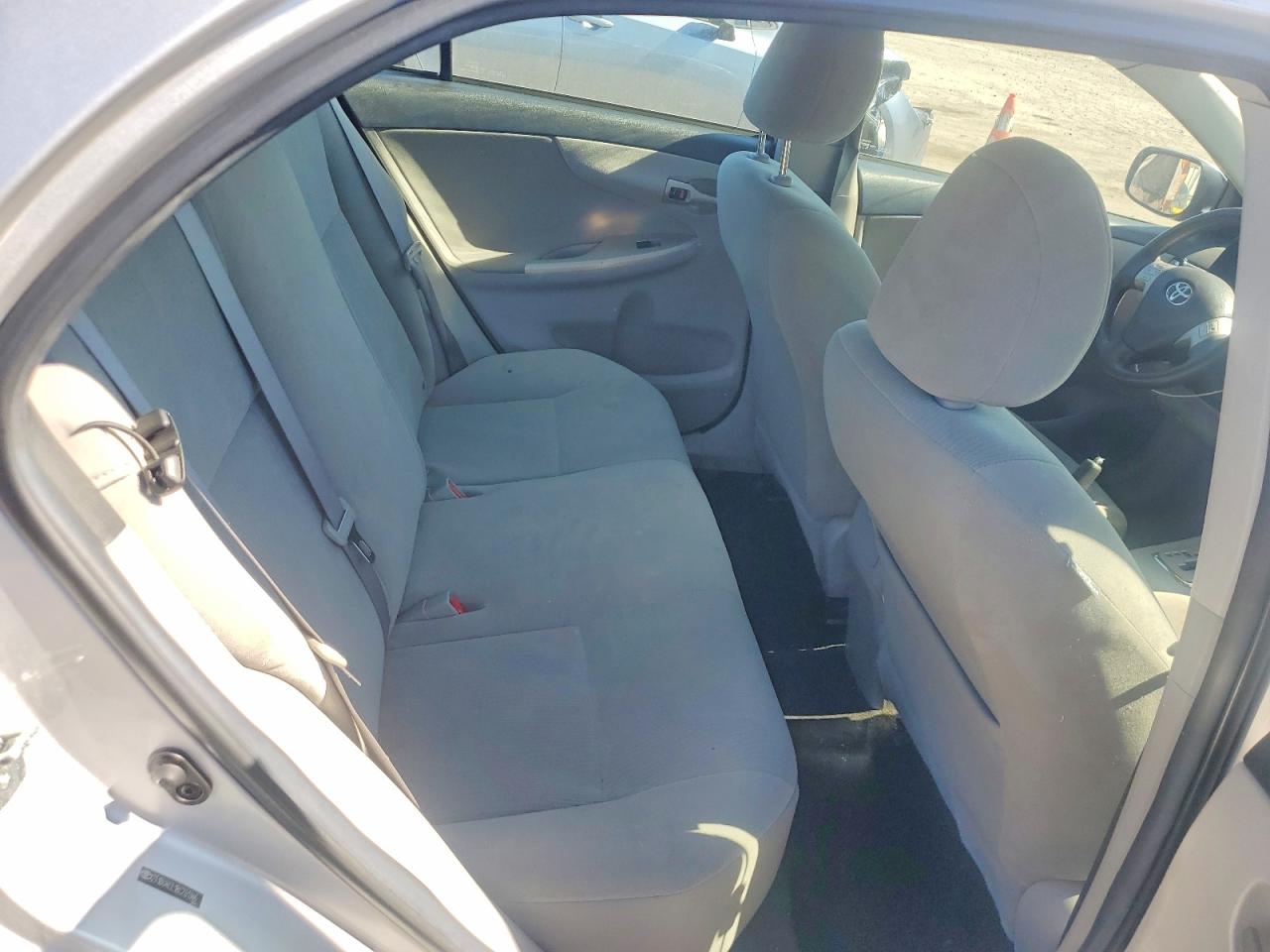 2011 Toyota Corolla Le Серебряный vin: 2T1BU4EE1BC701146