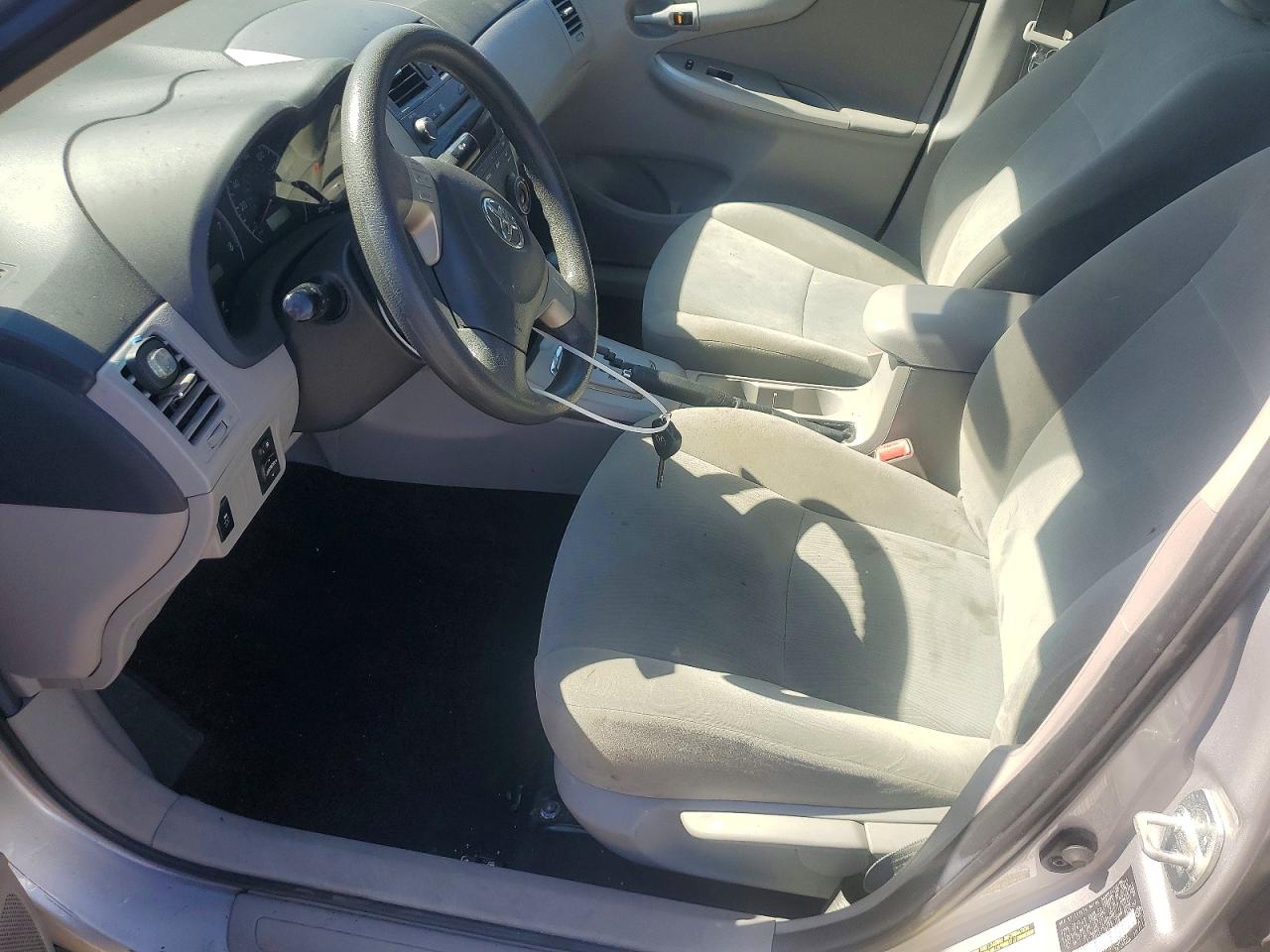 2011 Toyota Corolla Le Серебряный vin: 2T1BU4EE1BC701146