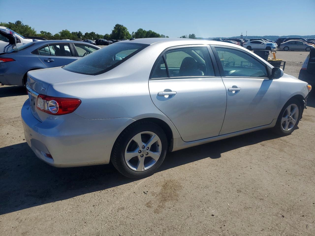 2011 Toyota Corolla Le Серебряный vin: 2T1BU4EE1BC701146
