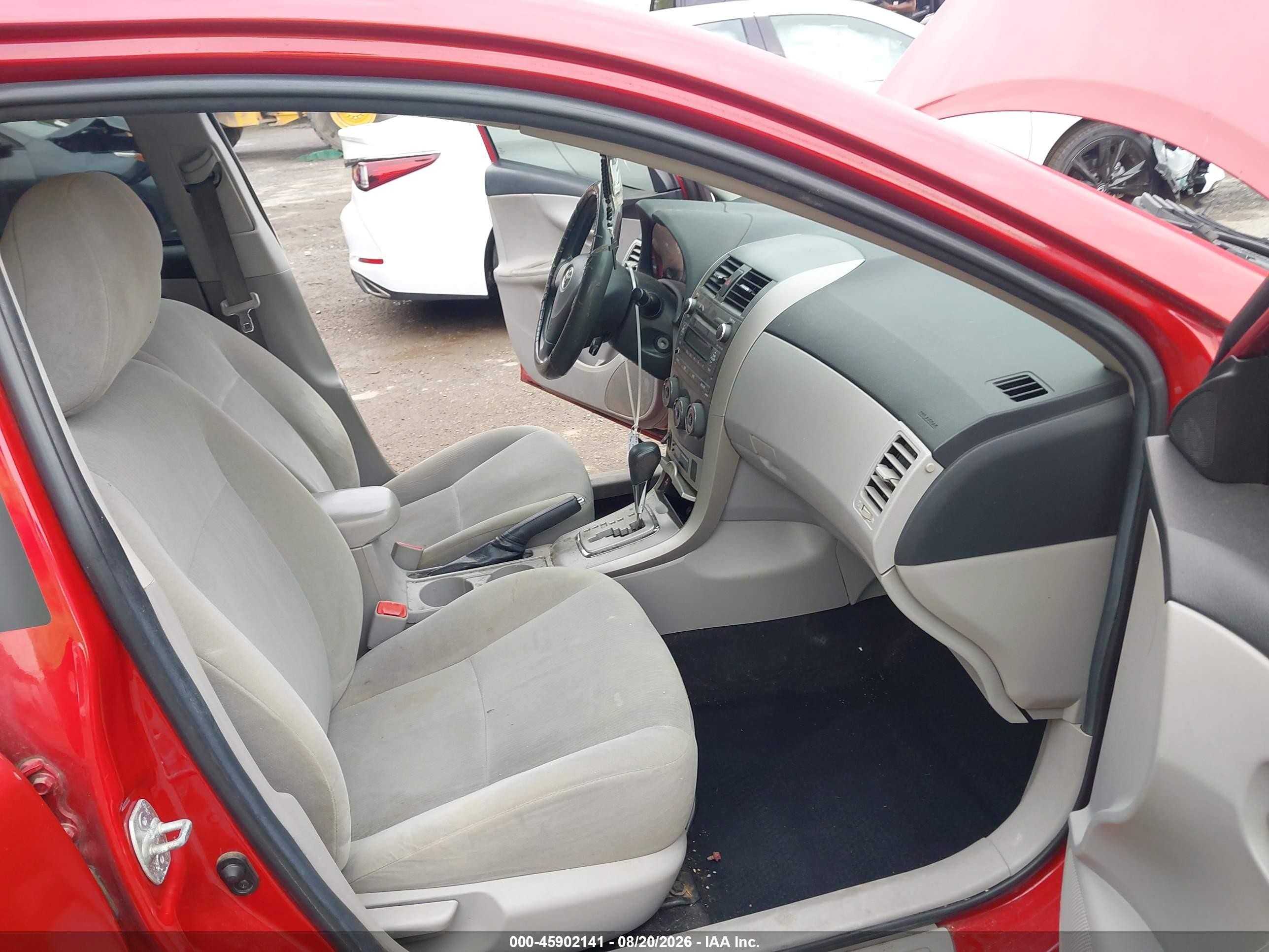 2011 Toyota Corolla Le Red vin: 2T1BU4EE1BC710185