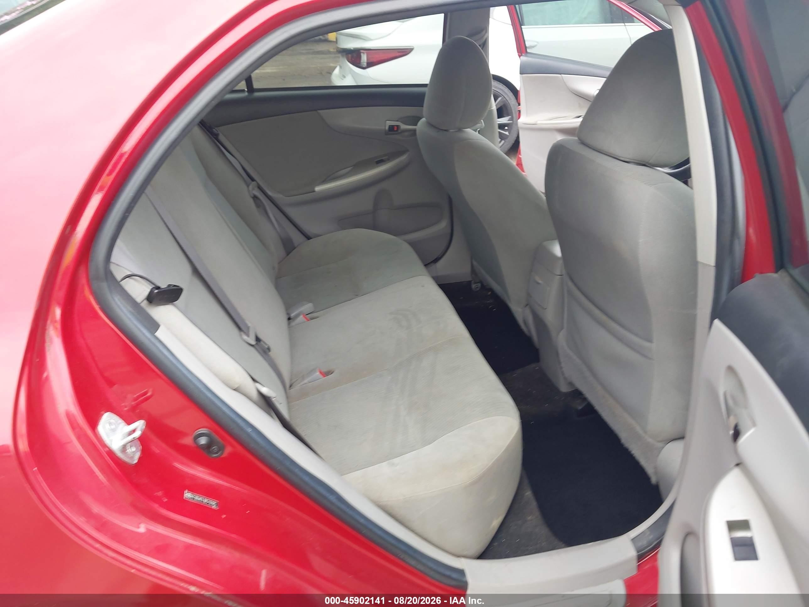 2011 Toyota Corolla Le Red vin: 2T1BU4EE1BC710185