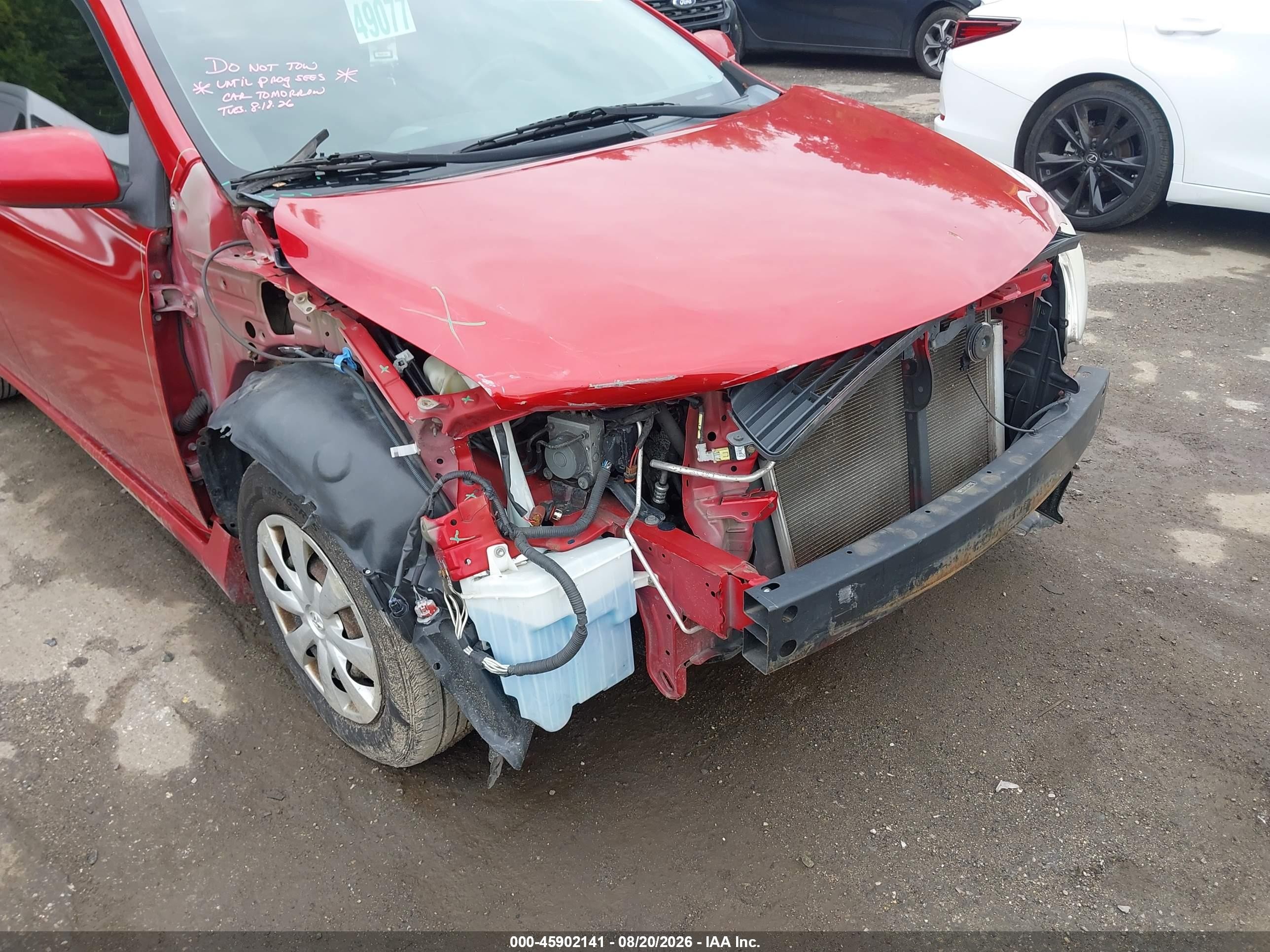2011 Toyota Corolla Le Red vin: 2T1BU4EE1BC710185