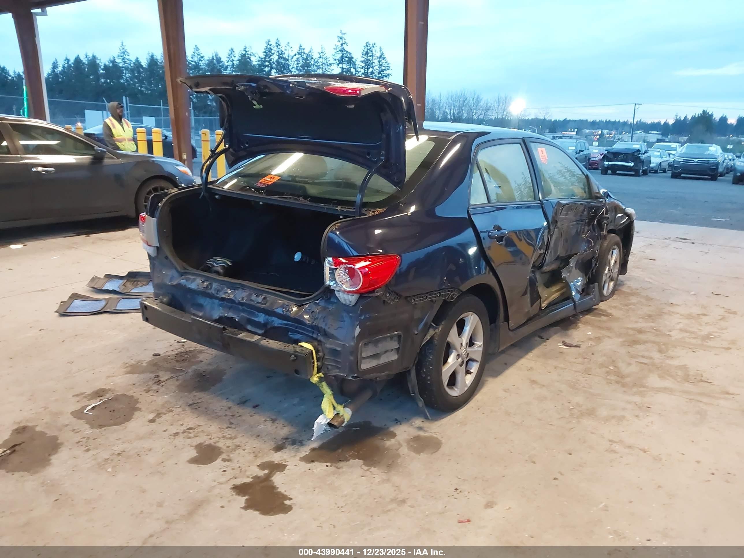 2011 Toyota Corolla S Blue vin: 2T1BU4EE1BC741453