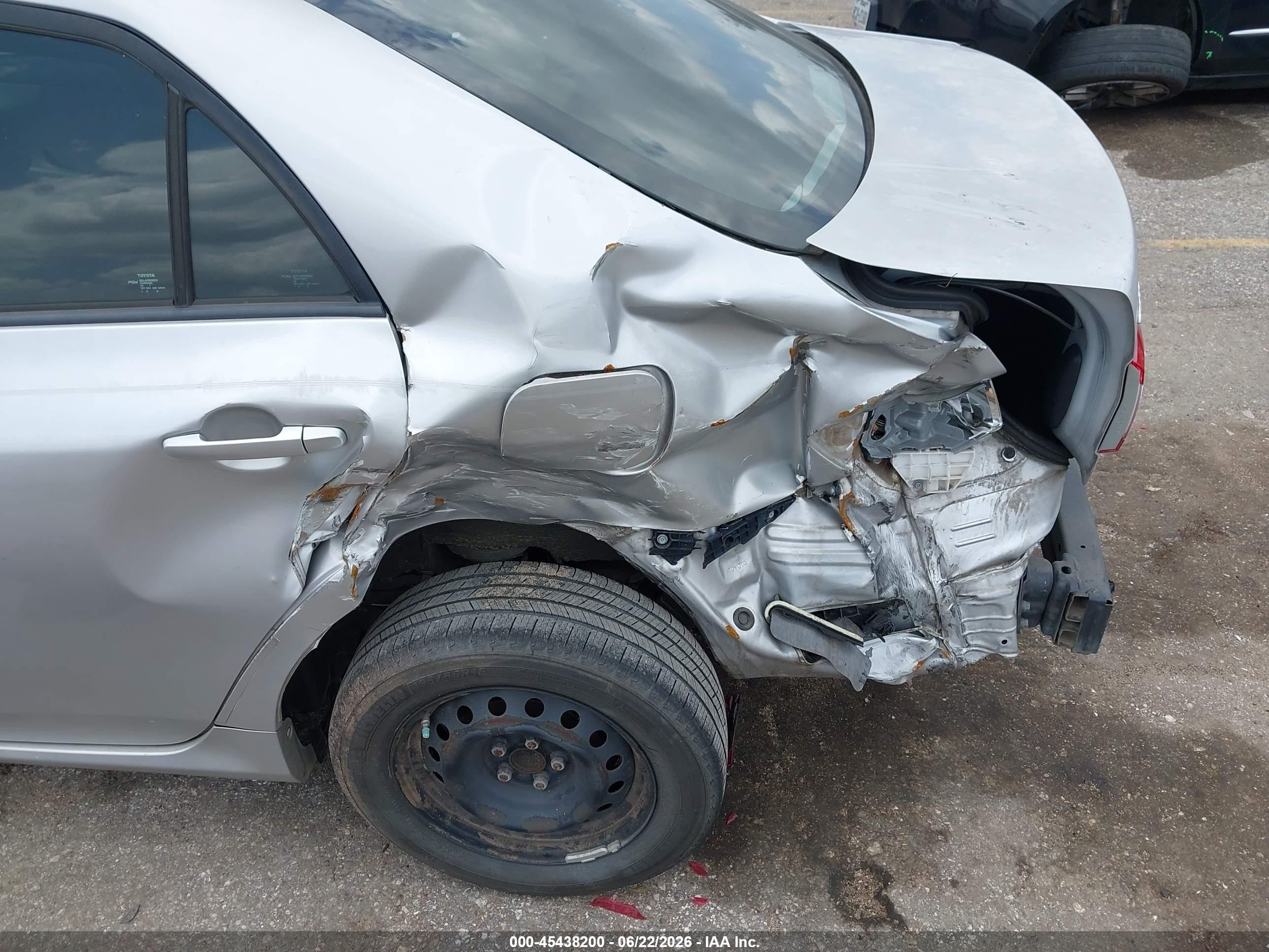 2011 Toyota Corolla Le Silver vin: 2T1BU4EE1BC747320
