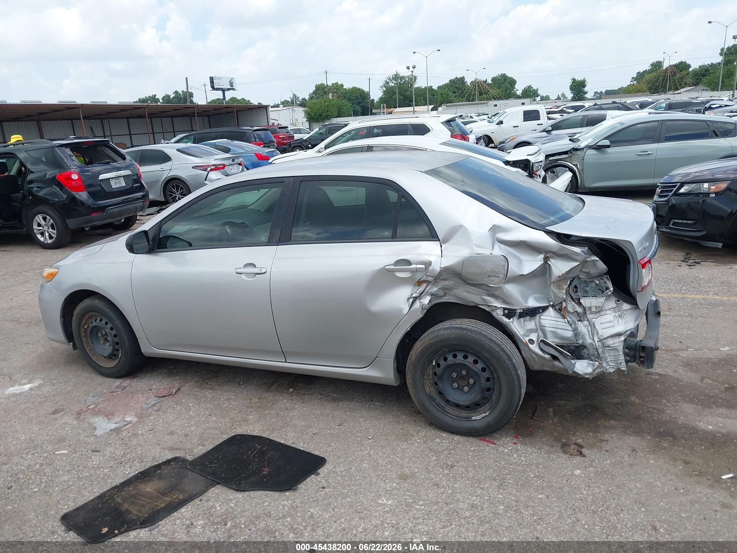 2011 Toyota Corolla Le Silver vin: 2T1BU4EE1BC747320