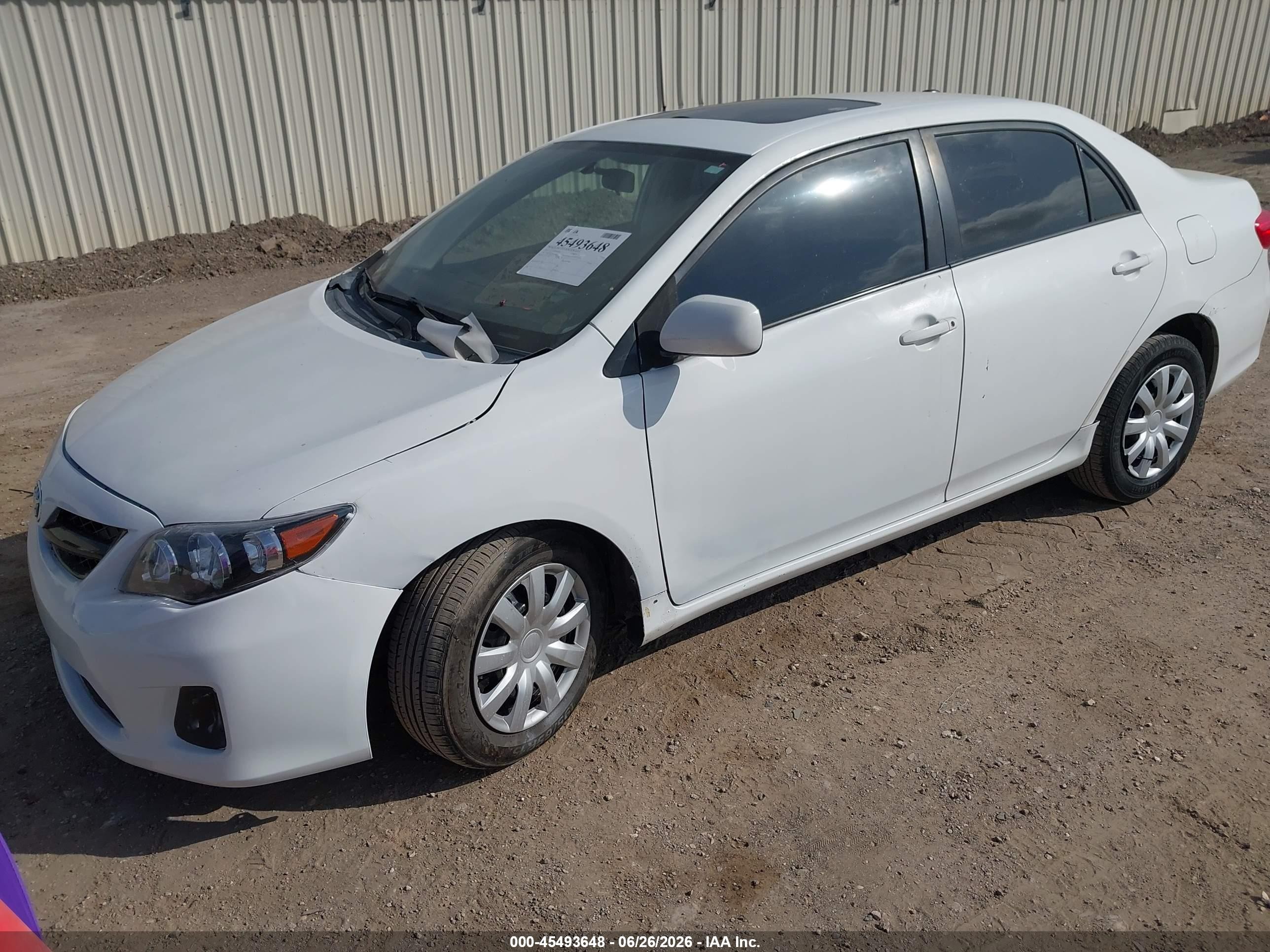 2011 Toyota Corolla Le White vin: 2T1BU4EE1BC753456