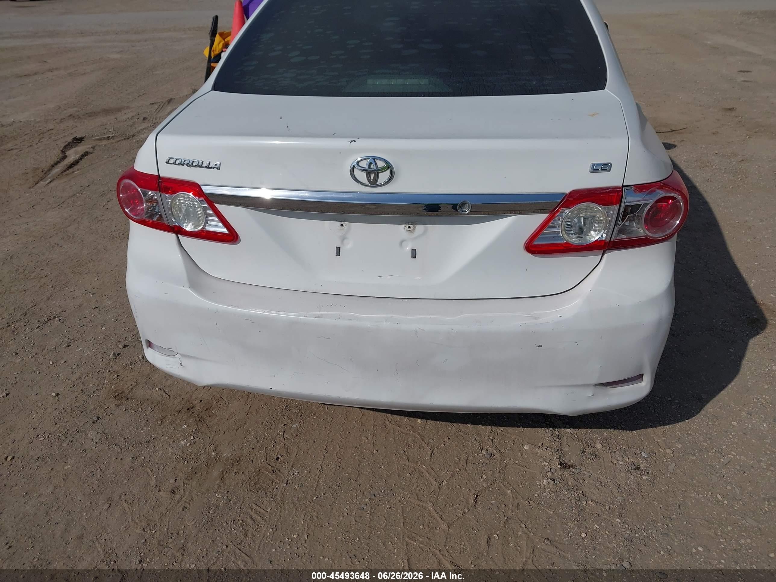 2011 Toyota Corolla Le White vin: 2T1BU4EE1BC753456