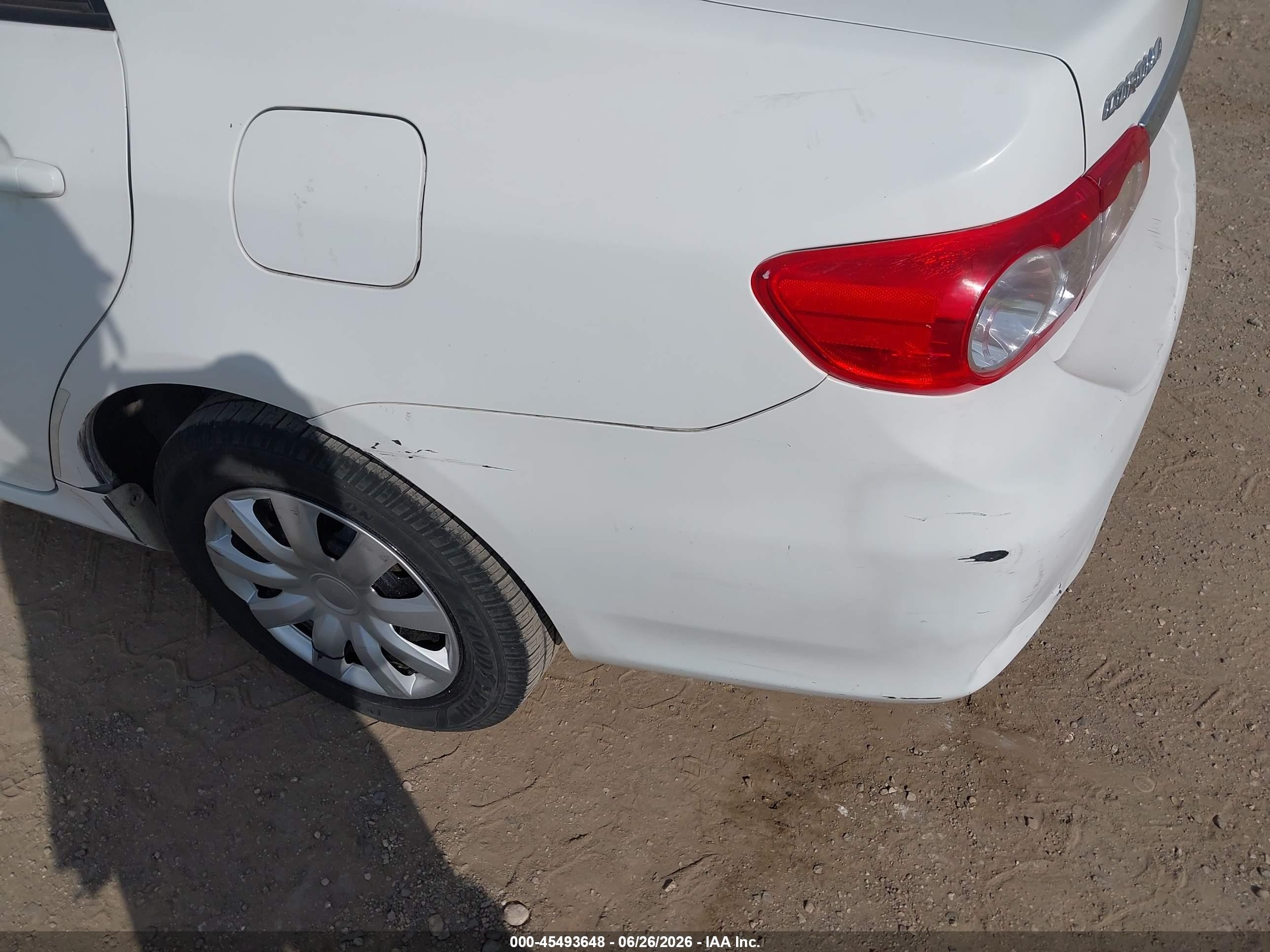 2011 Toyota Corolla Le White vin: 2T1BU4EE1BC753456