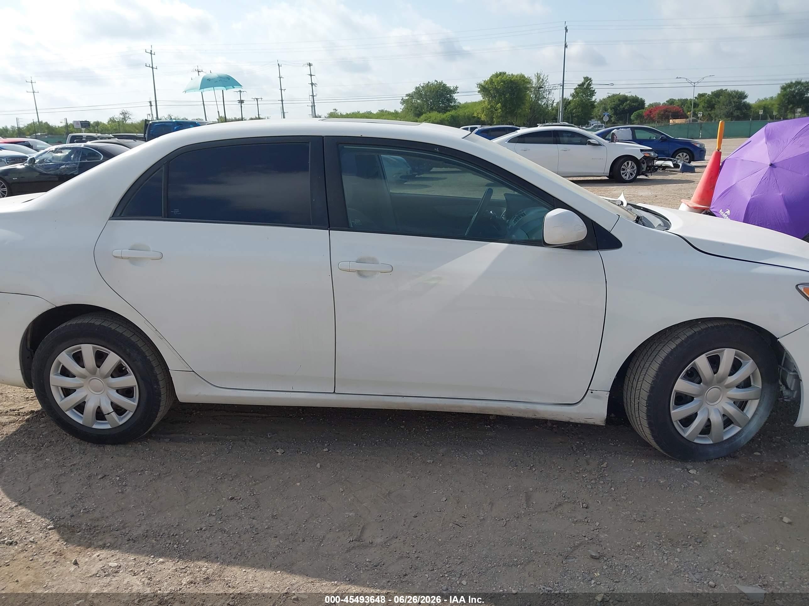 2011 Toyota Corolla Le White vin: 2T1BU4EE1BC753456
