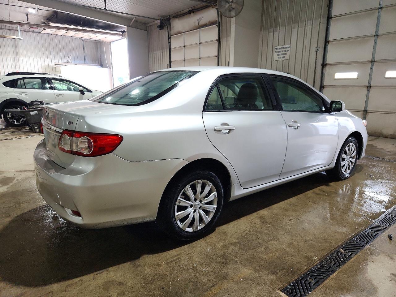 2012 Toyota Corolla Le Silver vin: 2T1BU4EE1CC776804