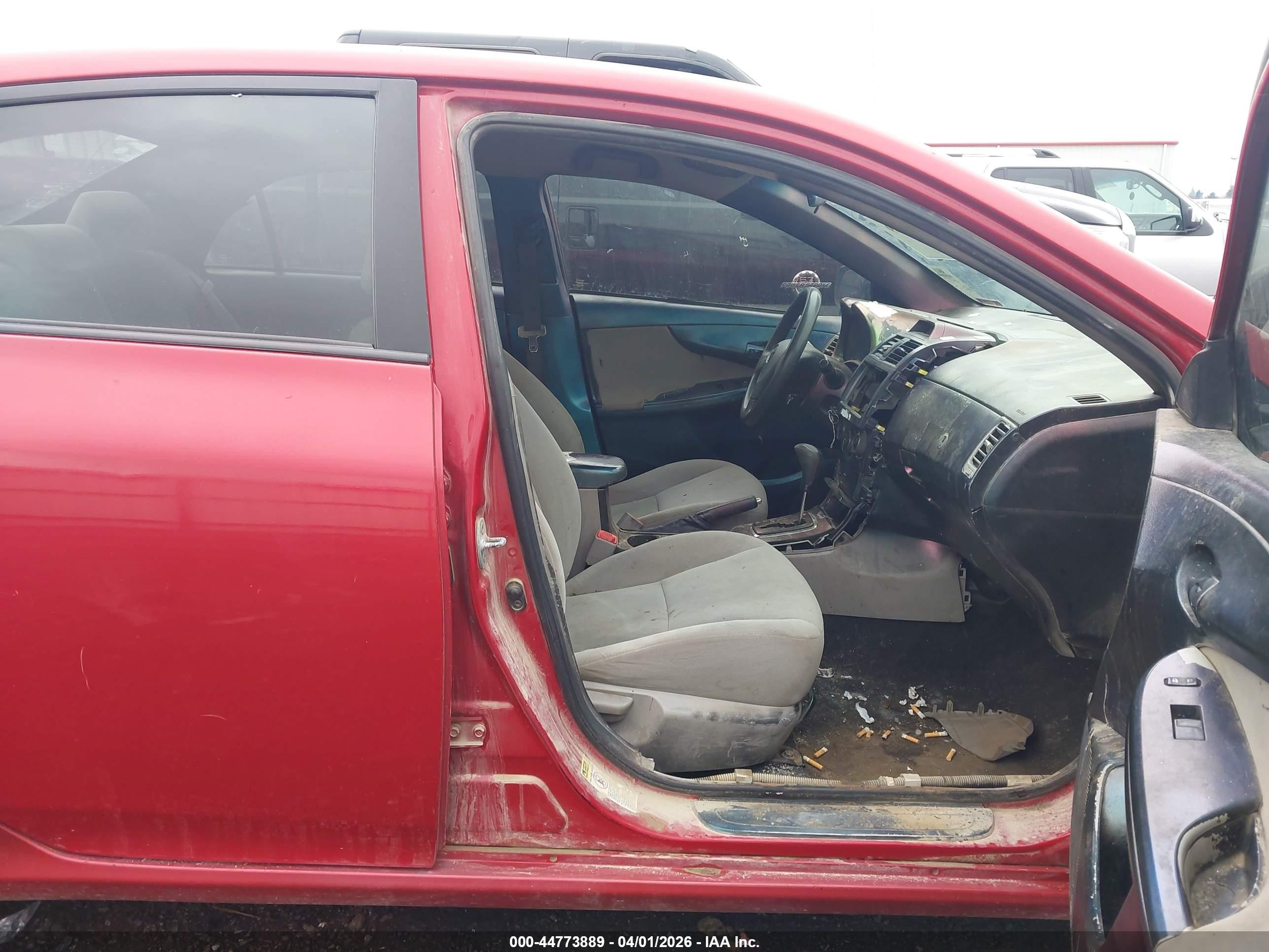 2012 Toyota Corolla Le Red vin: 2T1BU4EE1CC849671