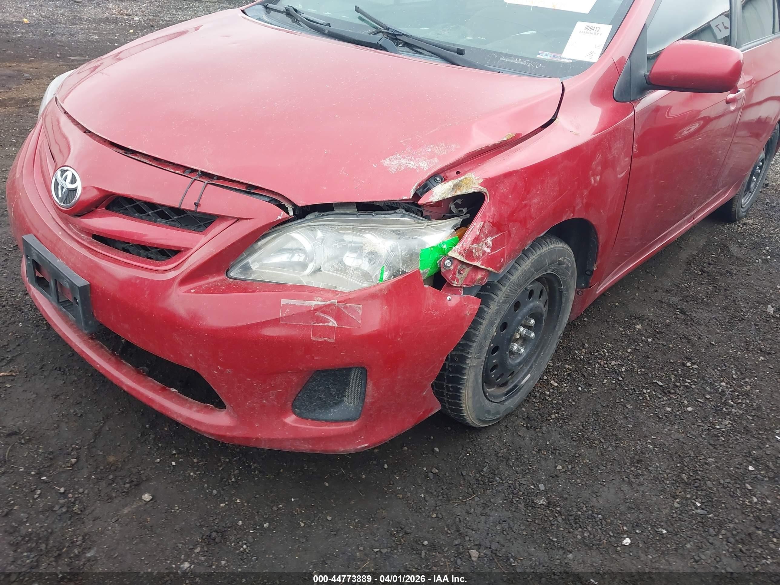 2012 Toyota Corolla Le Red vin: 2T1BU4EE1CC849671